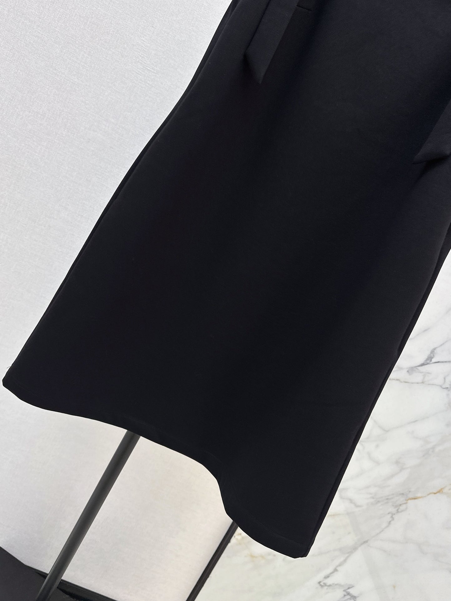 26SS Latest Spring/Summer Style: Sleeveless Dress with Bow-Adorned Shoulder Straps