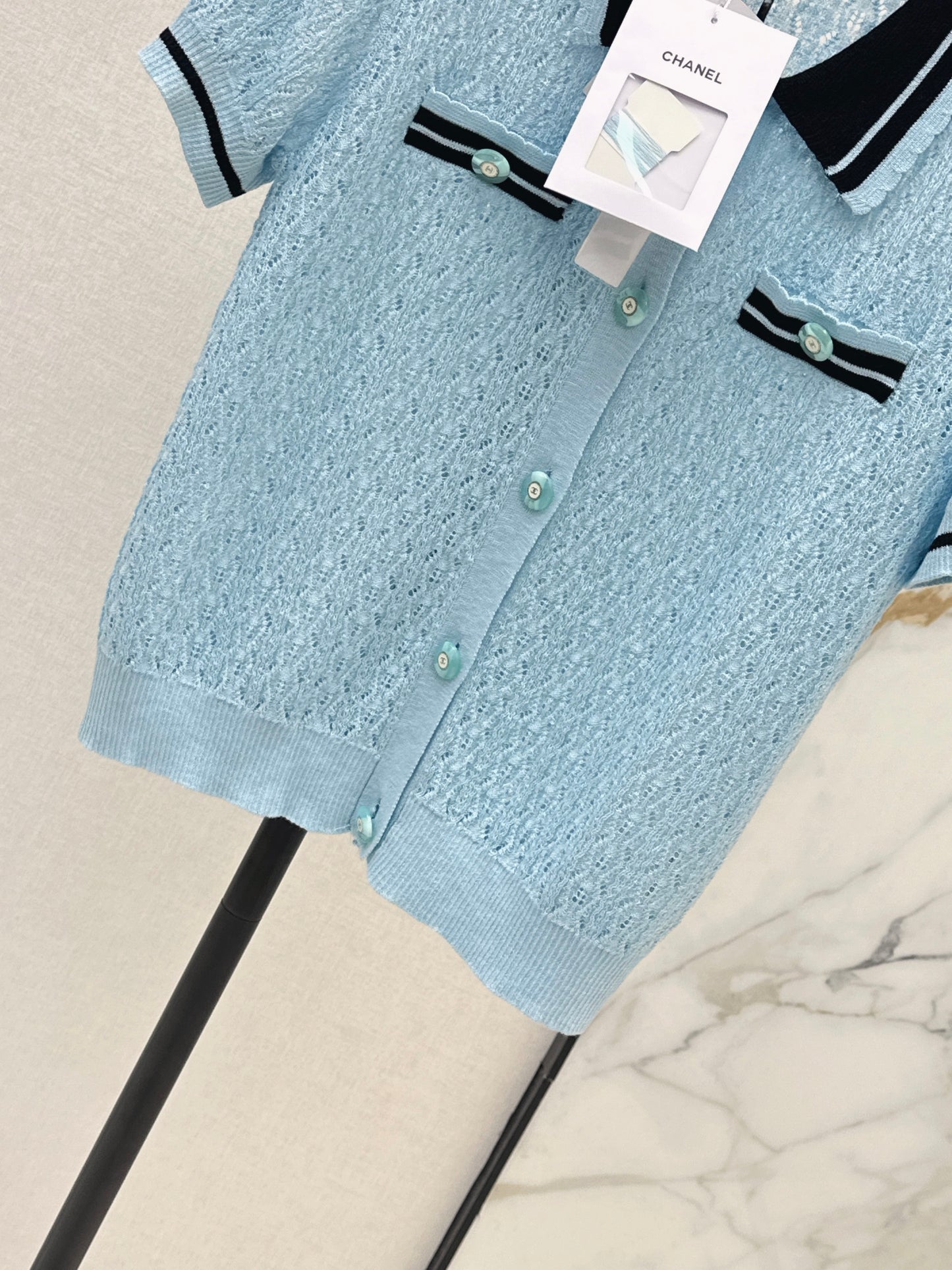 26SS — New Age-Reducing Collared Knit Sweater