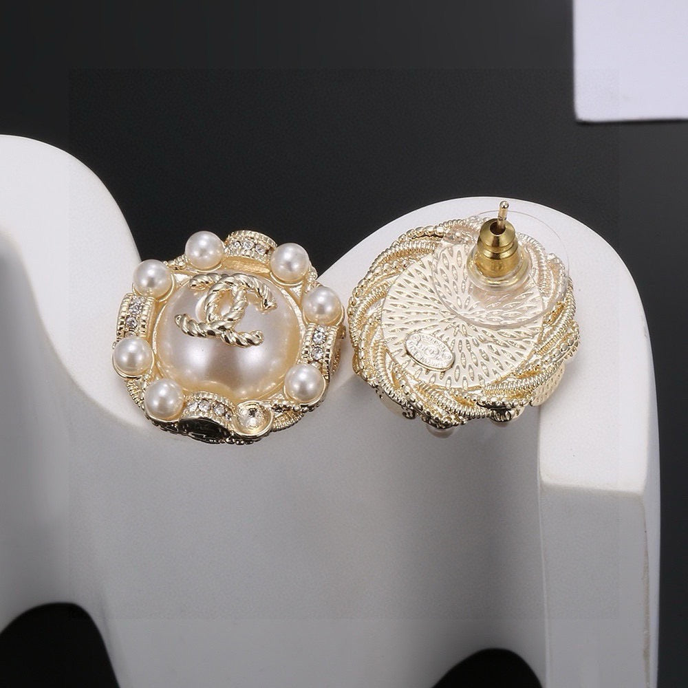 New small pearl earrings