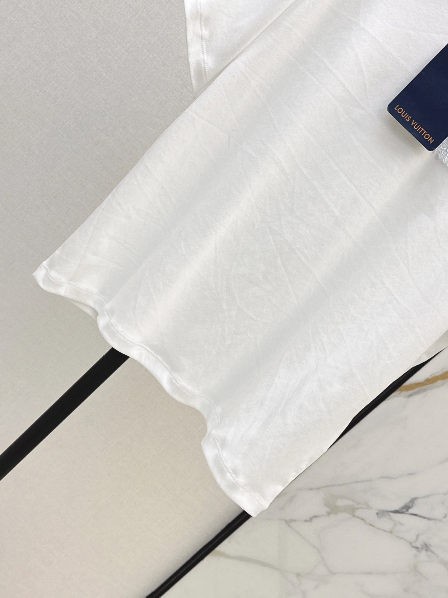 Stylish and versatile casual T-shirt