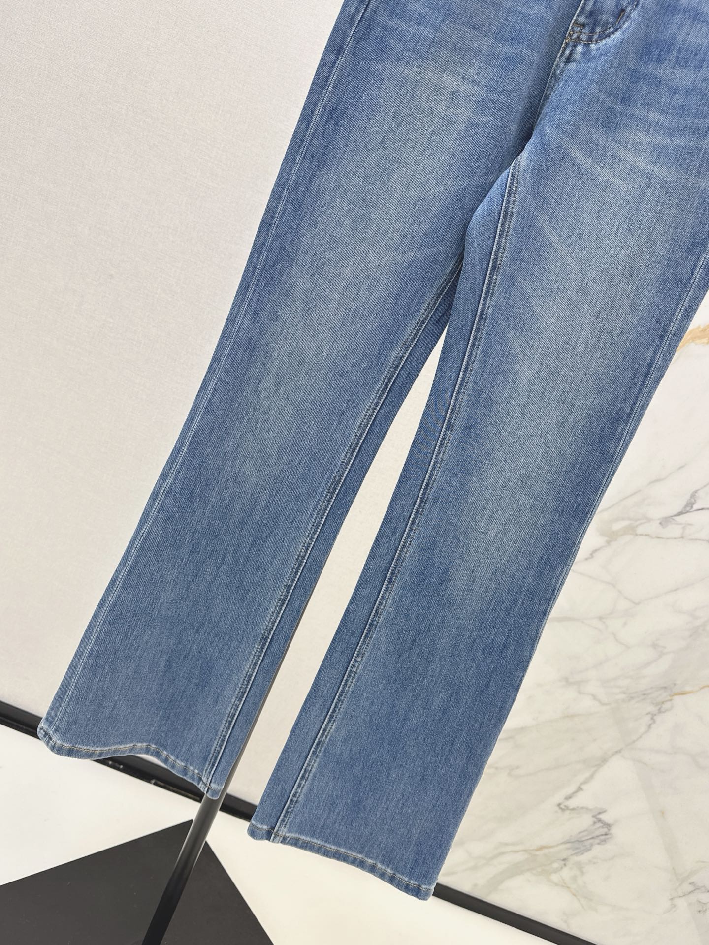 26NEW Versatile, minimalist style casual flared trousers