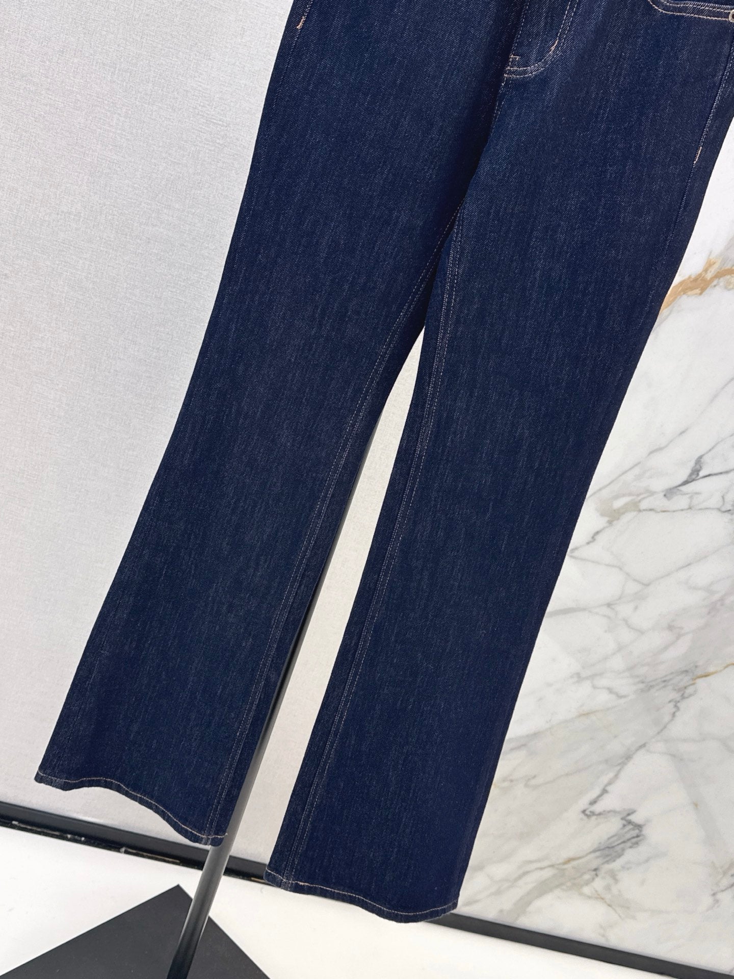 26NEW Versatile, minimalist style casual flared trousers