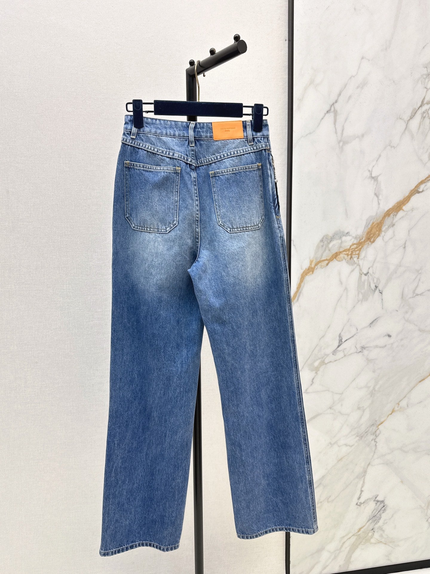 26NEW distressed washed denim jeans