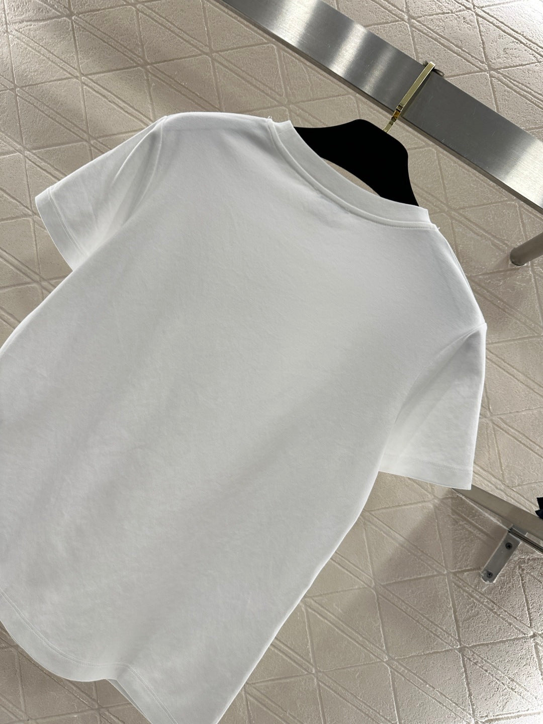 26 NEW crew neck plush logo T-shirt