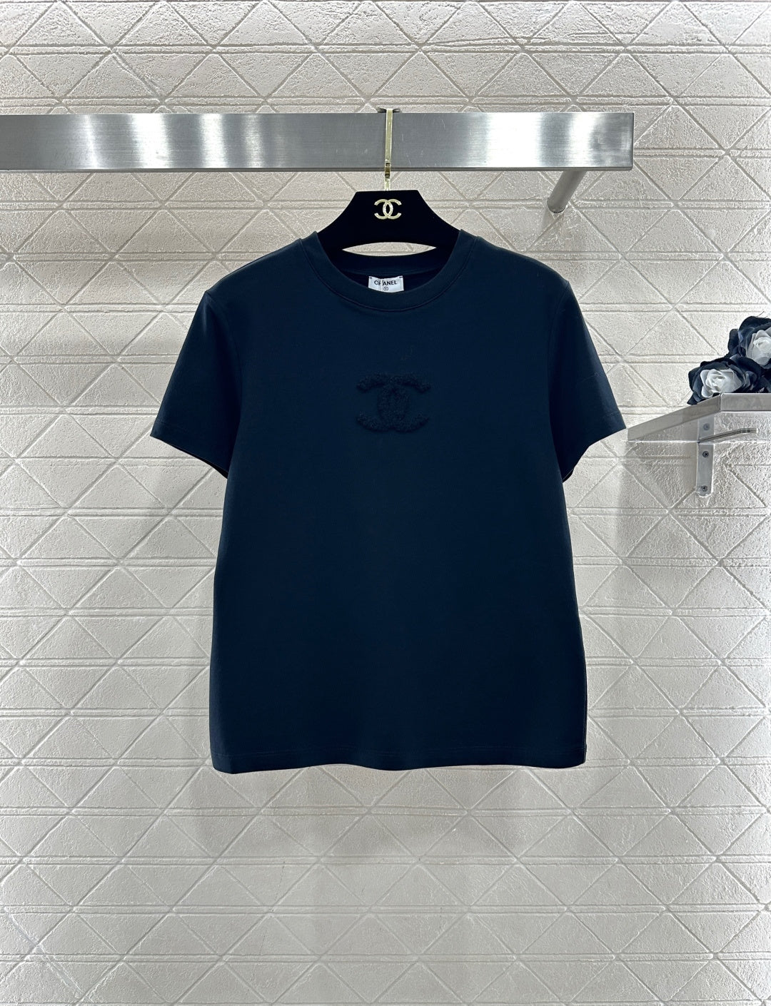 26 NEW crew neck plush logo T-shirt