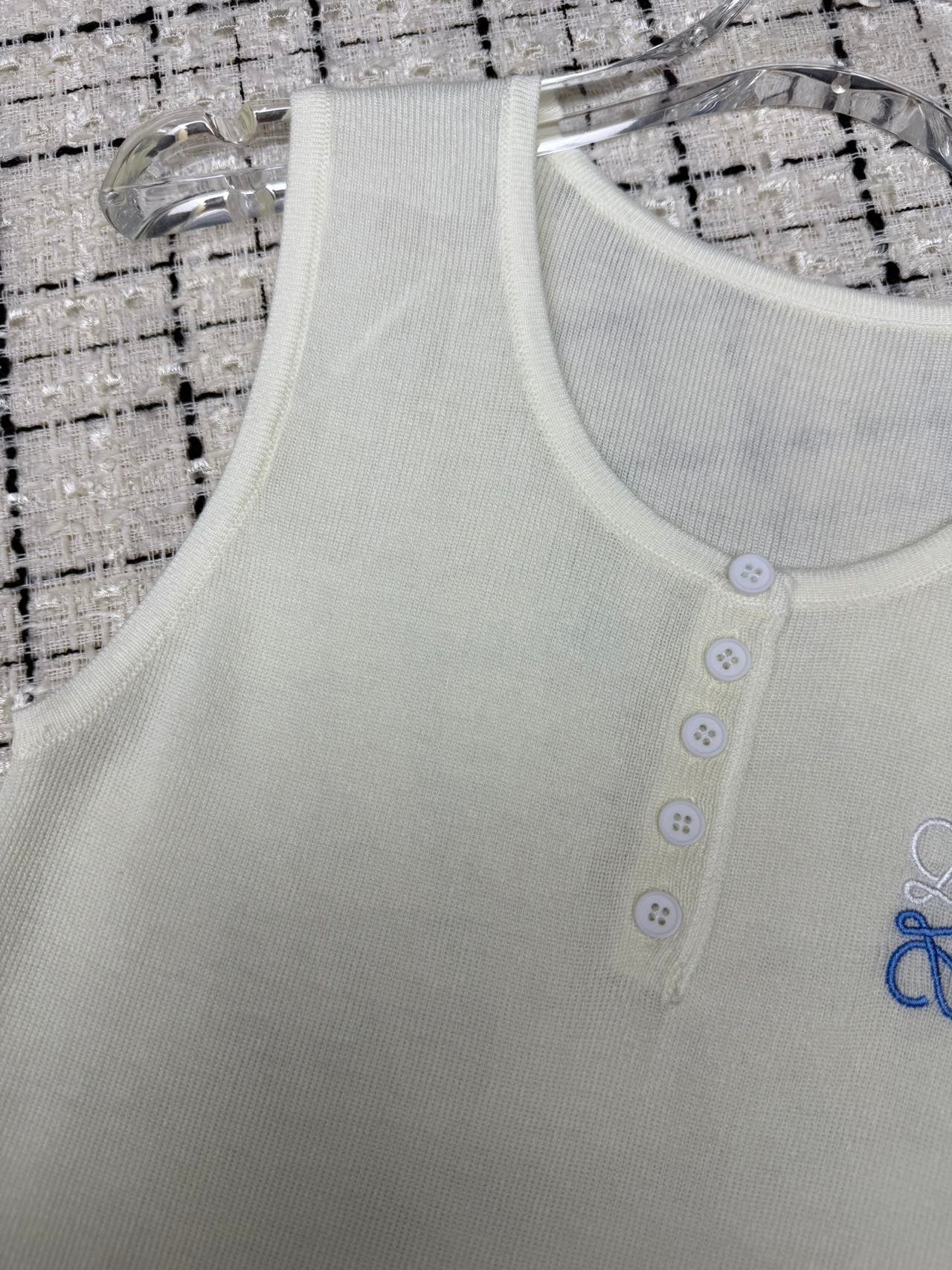 Embroidered classic knitted vest