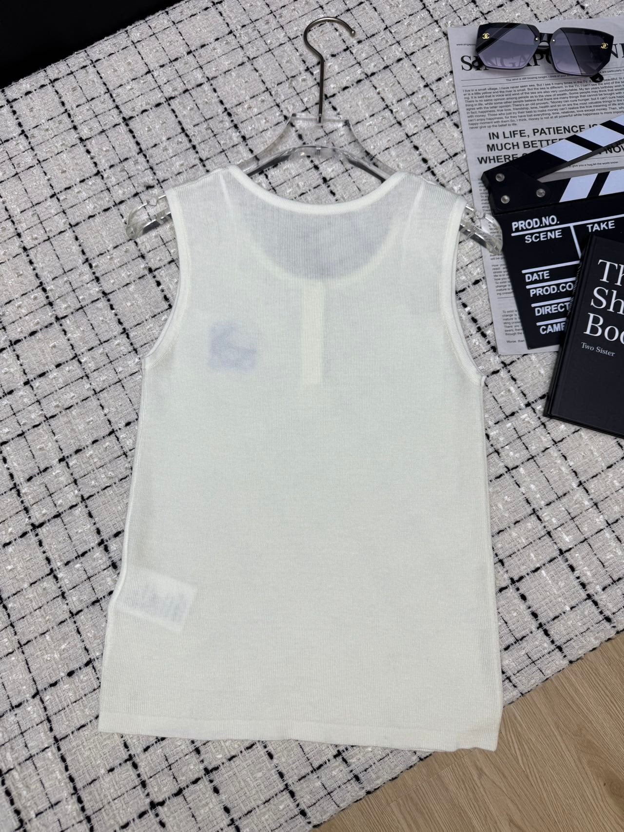 Embroidered classic knitted vest