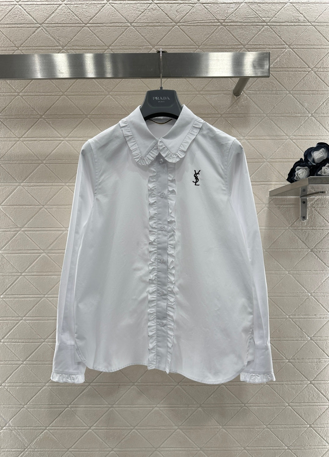 26NEW Lapel Pleated Lace Blouse