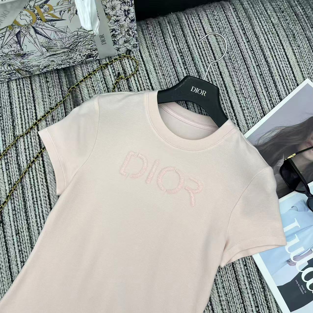 26NEW Embroidered Letter Crew Neck Short Sleeve T-Shirt