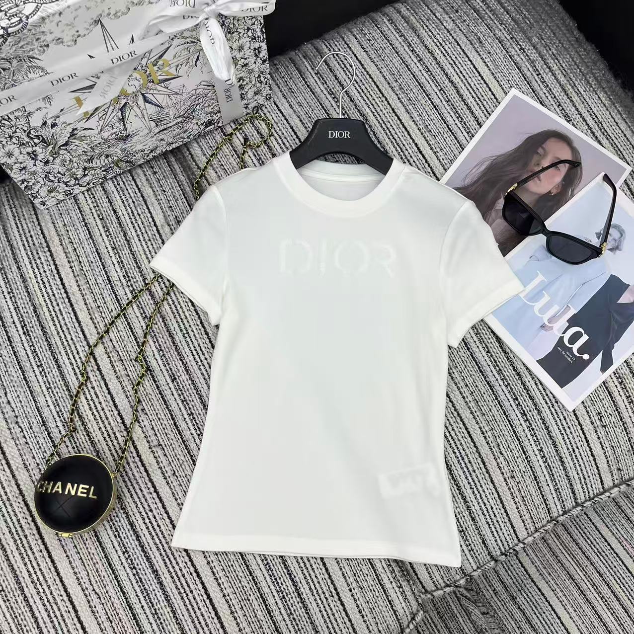 26NEW Embroidered Letter Crew Neck Short Sleeve T-Shirt