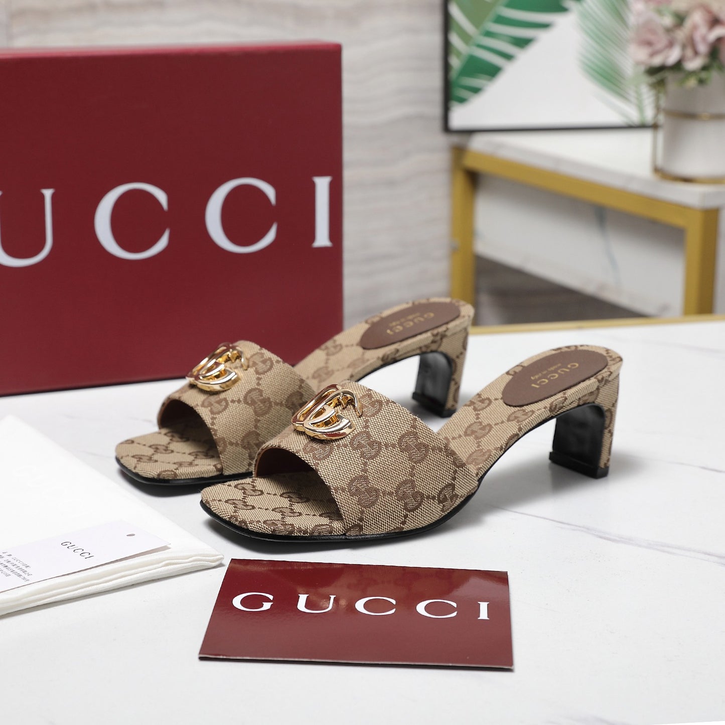 26NEW Mid-Heel Sandals