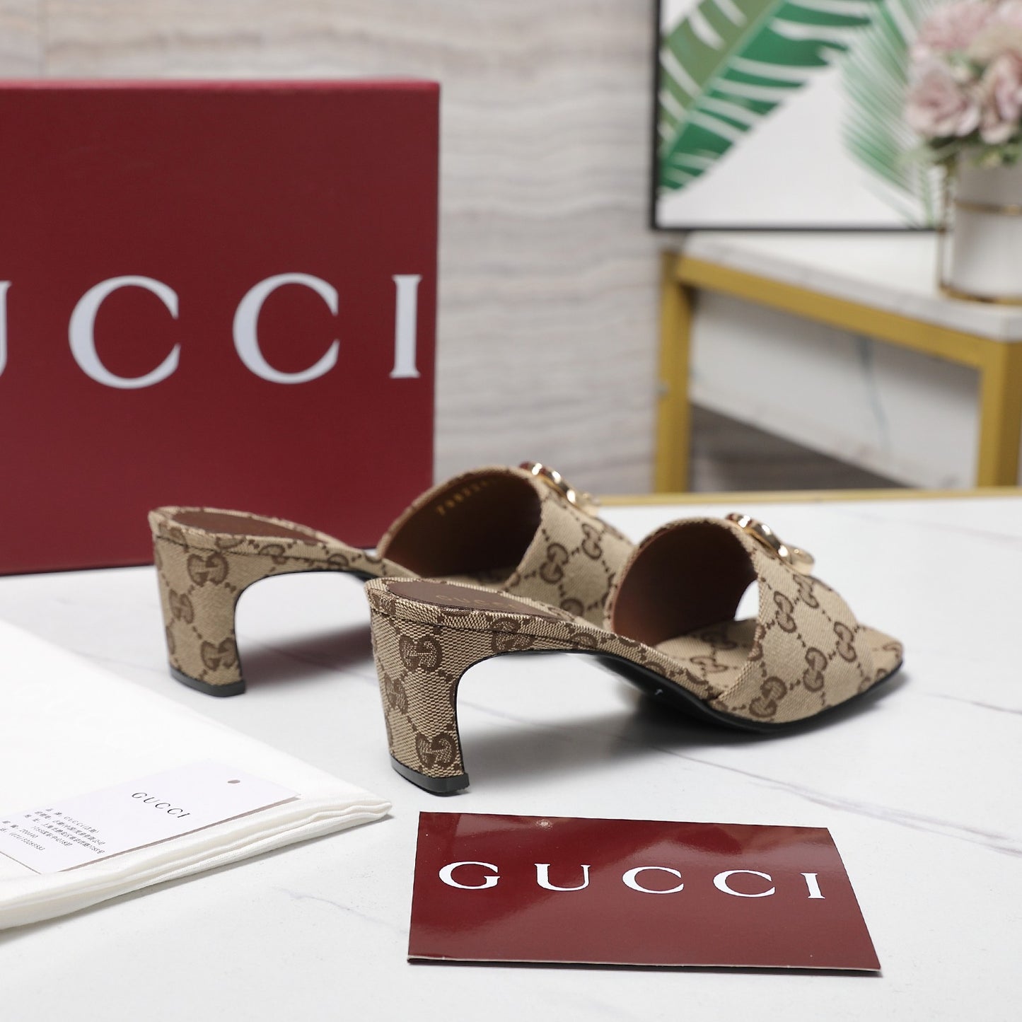 26NEW Mid-Heel Sandals