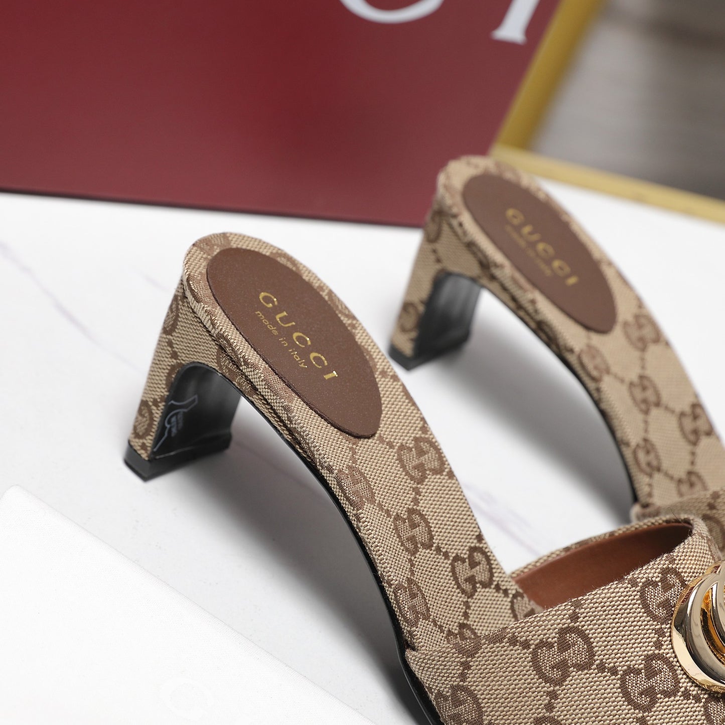 26NEW Mid-Heel Sandals