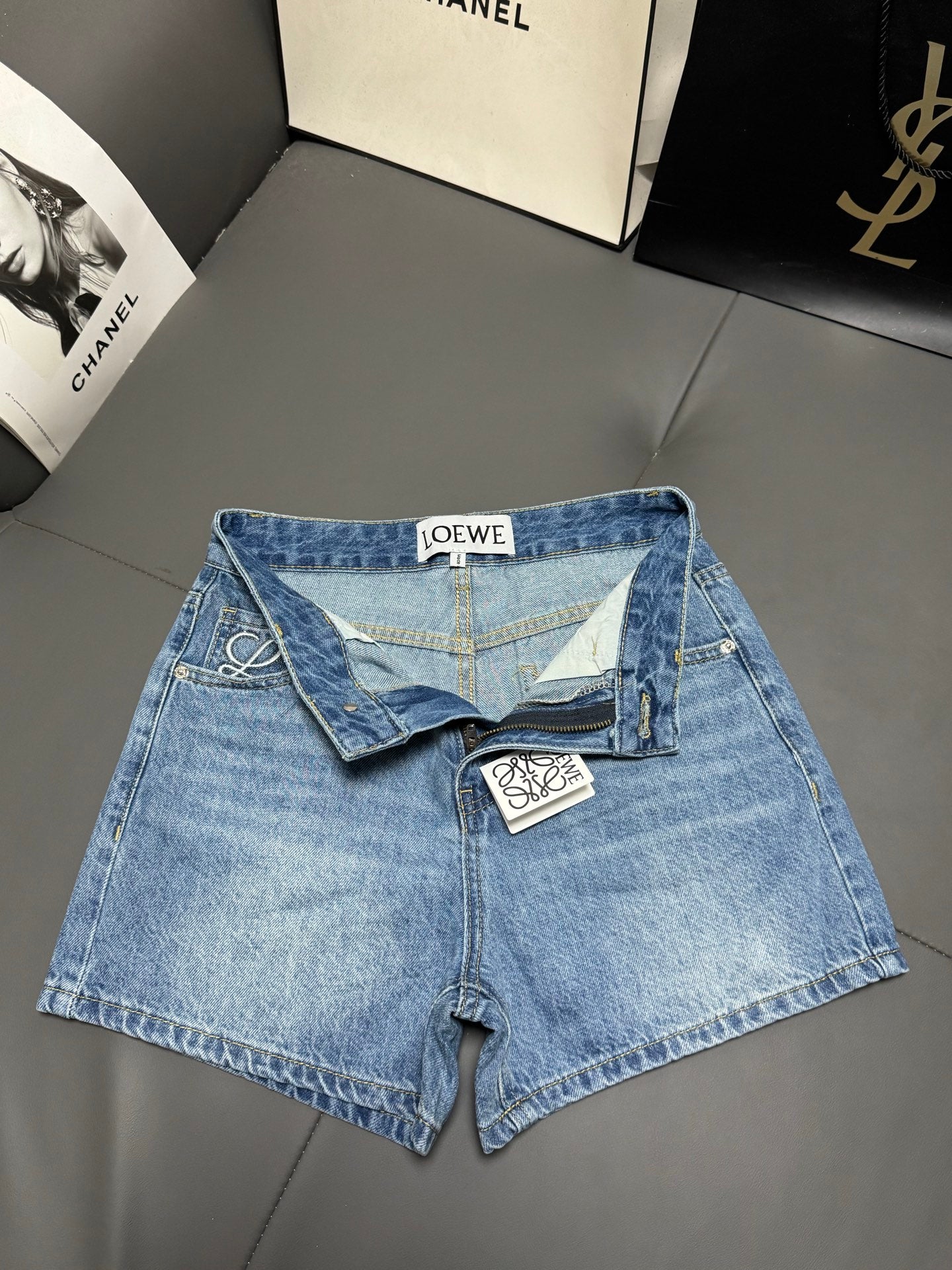 26NEW Pocket Embroidered Rhinestone Denim Shorts