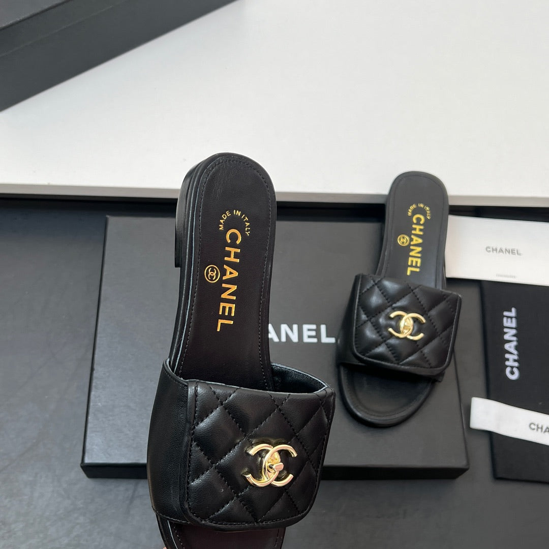 26NEW Sandals