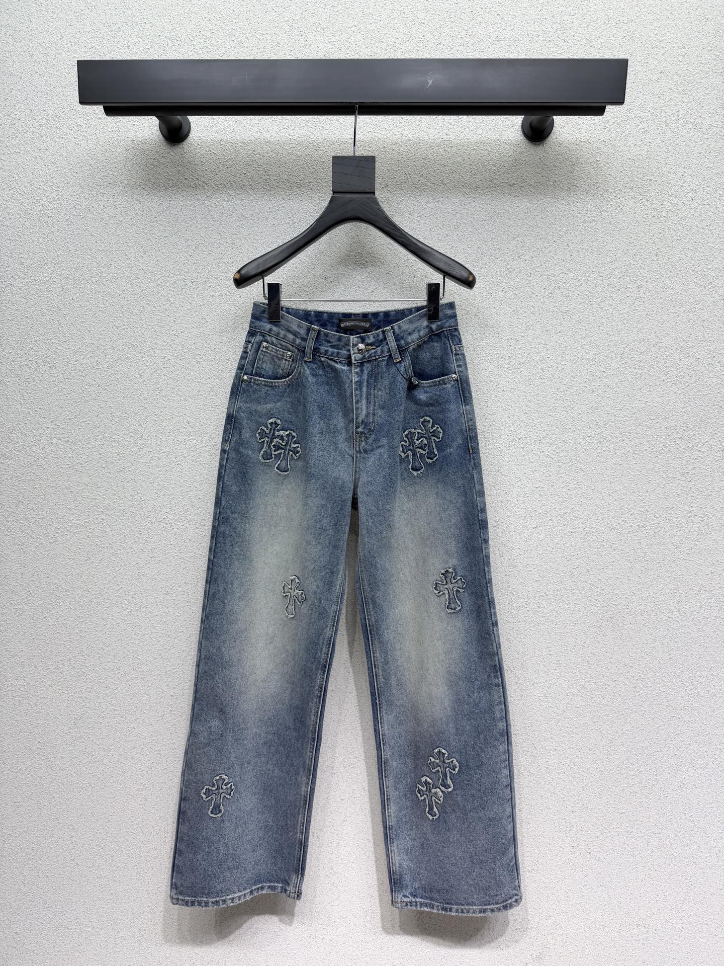 26NEW Heavy-duty Appliqué Embroidered Cross Straight-Leg Jeans