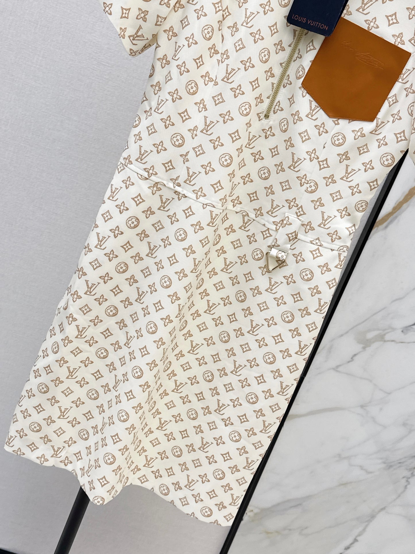 26NEW Printed Short-Sleeve Collared Dress