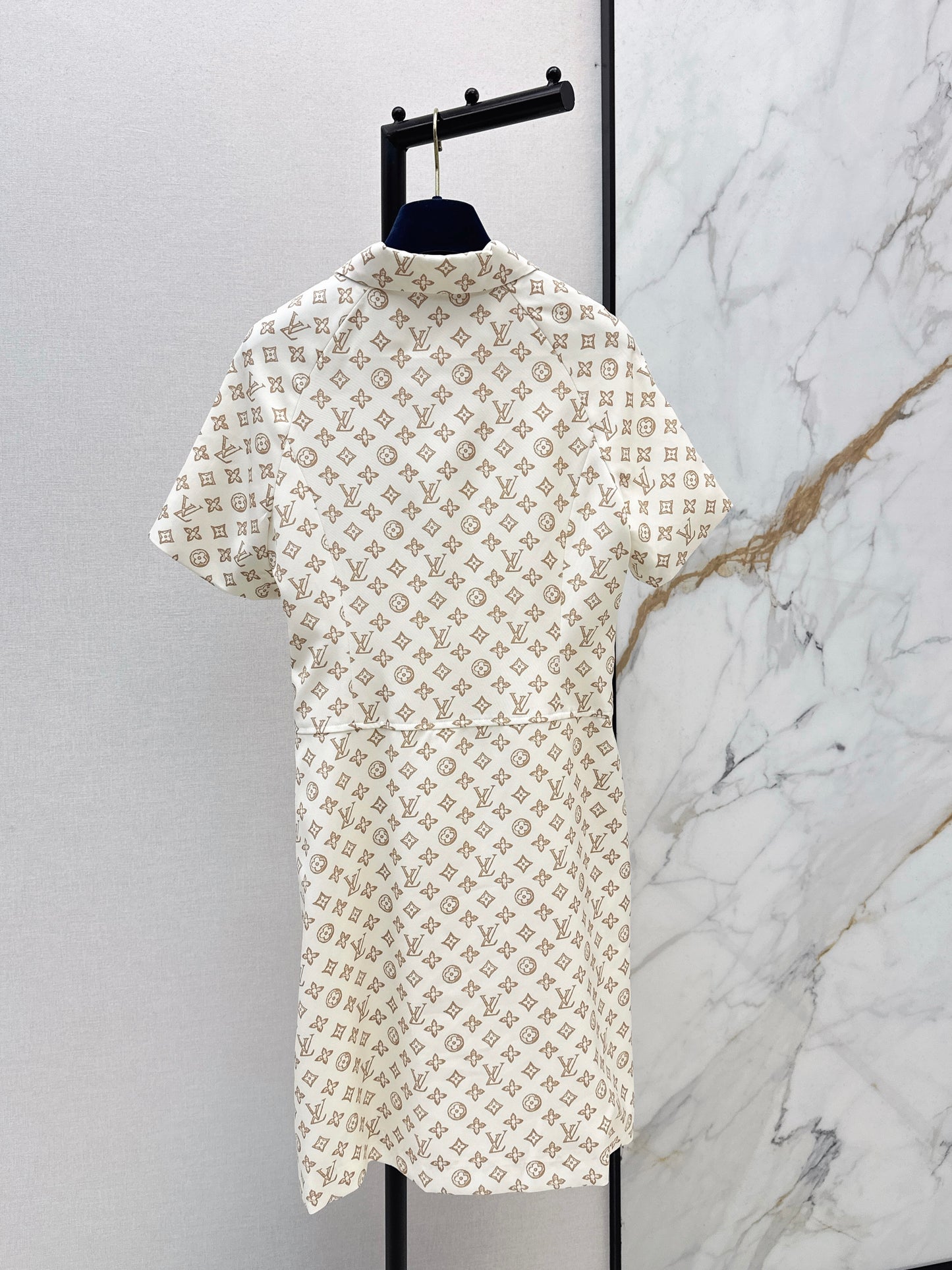 26NEW Printed Short-Sleeve Collared Dress