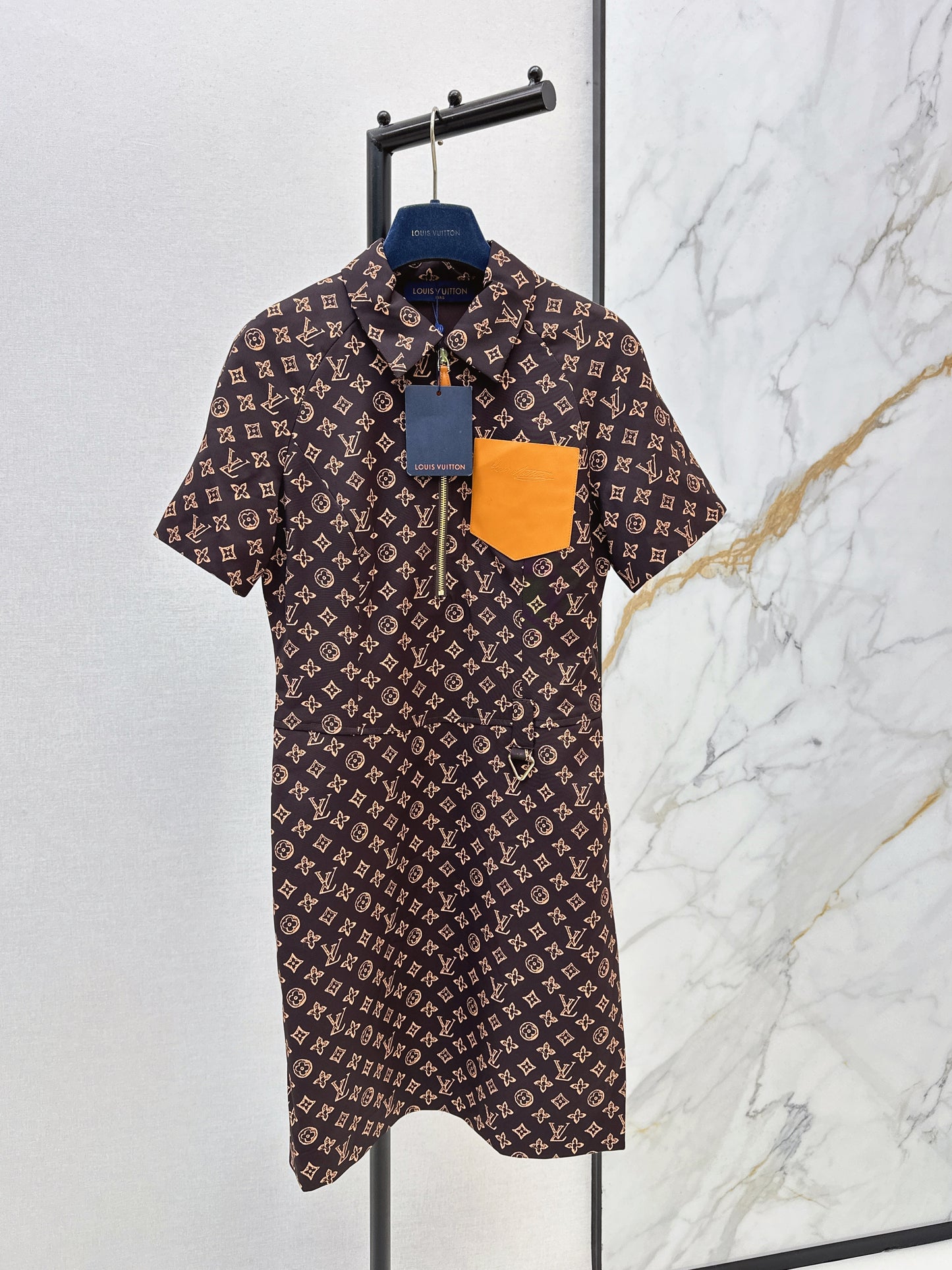 26NEW Printed Short-Sleeve Collared Dress