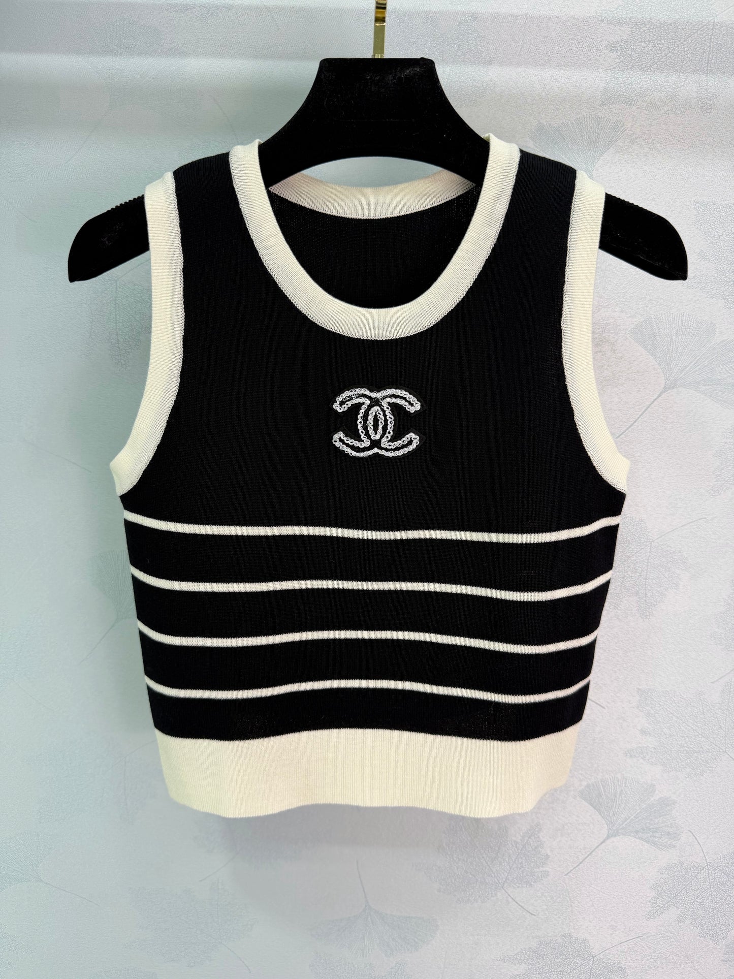 26NEW Striped Knit Vest