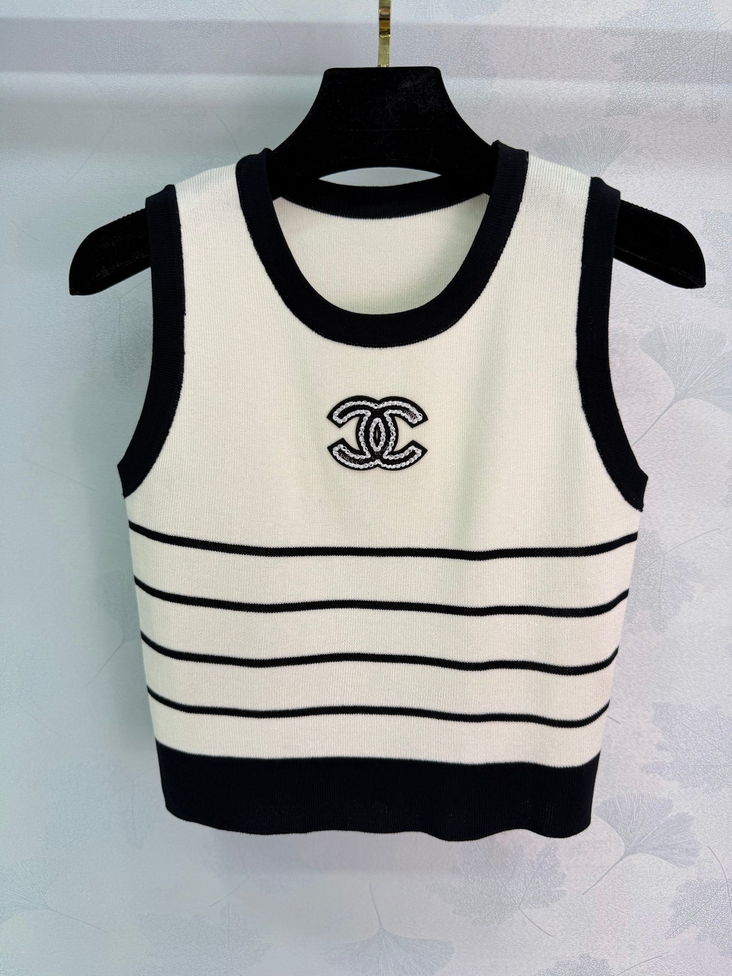 26NEW Striped Knit Vest