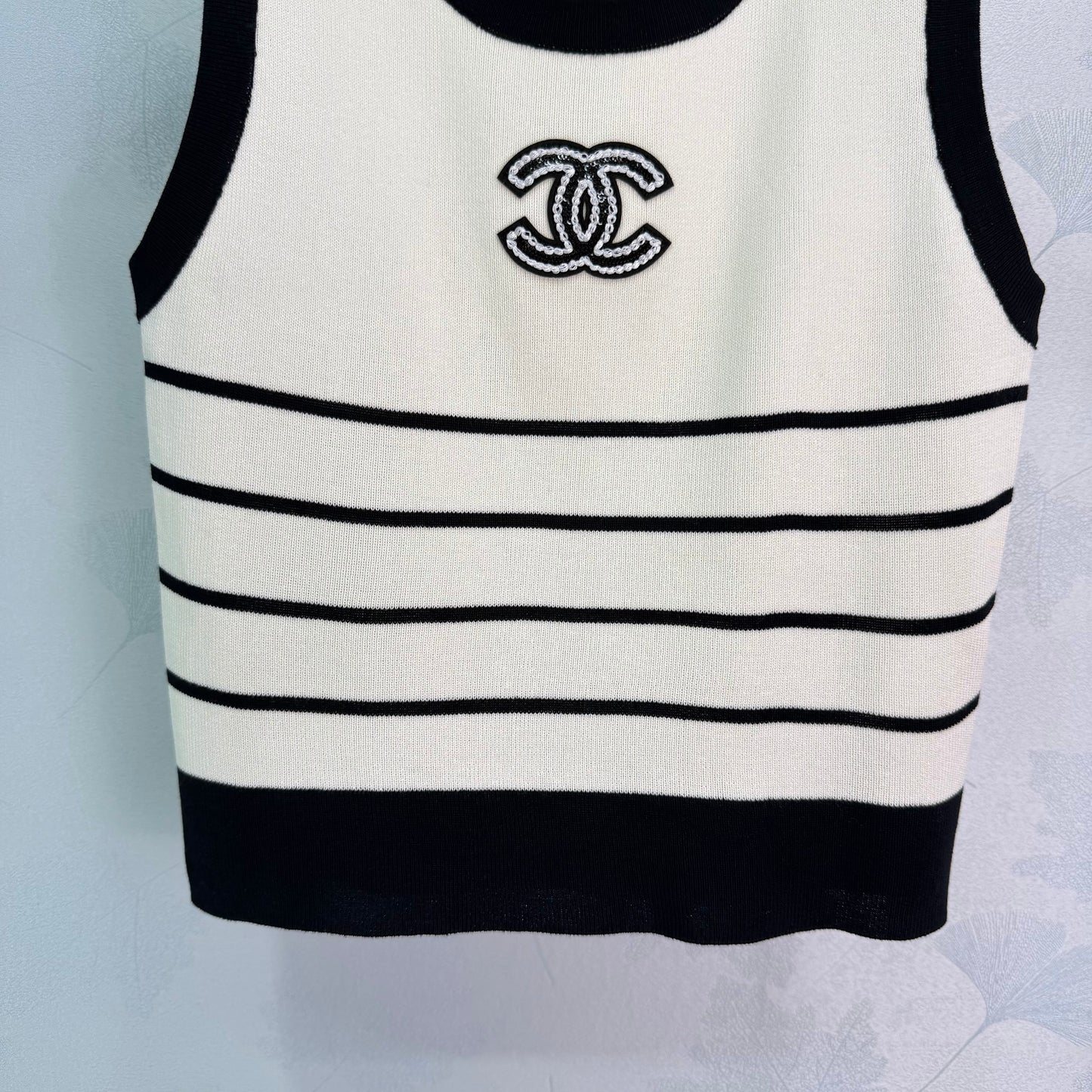 26NEW Striped Knit Vest