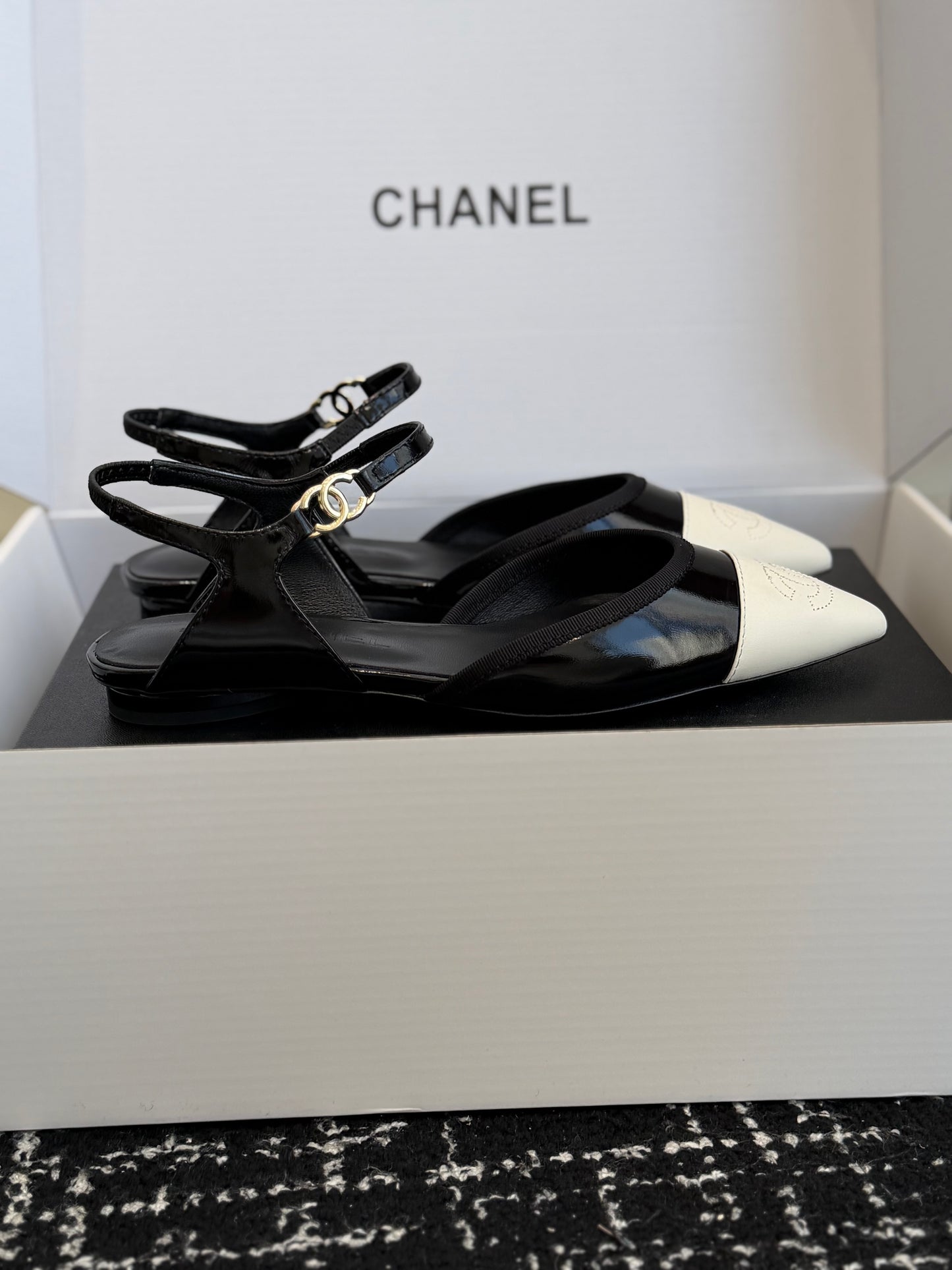 26SS Spring/Summer New Pointed Toe Sandals