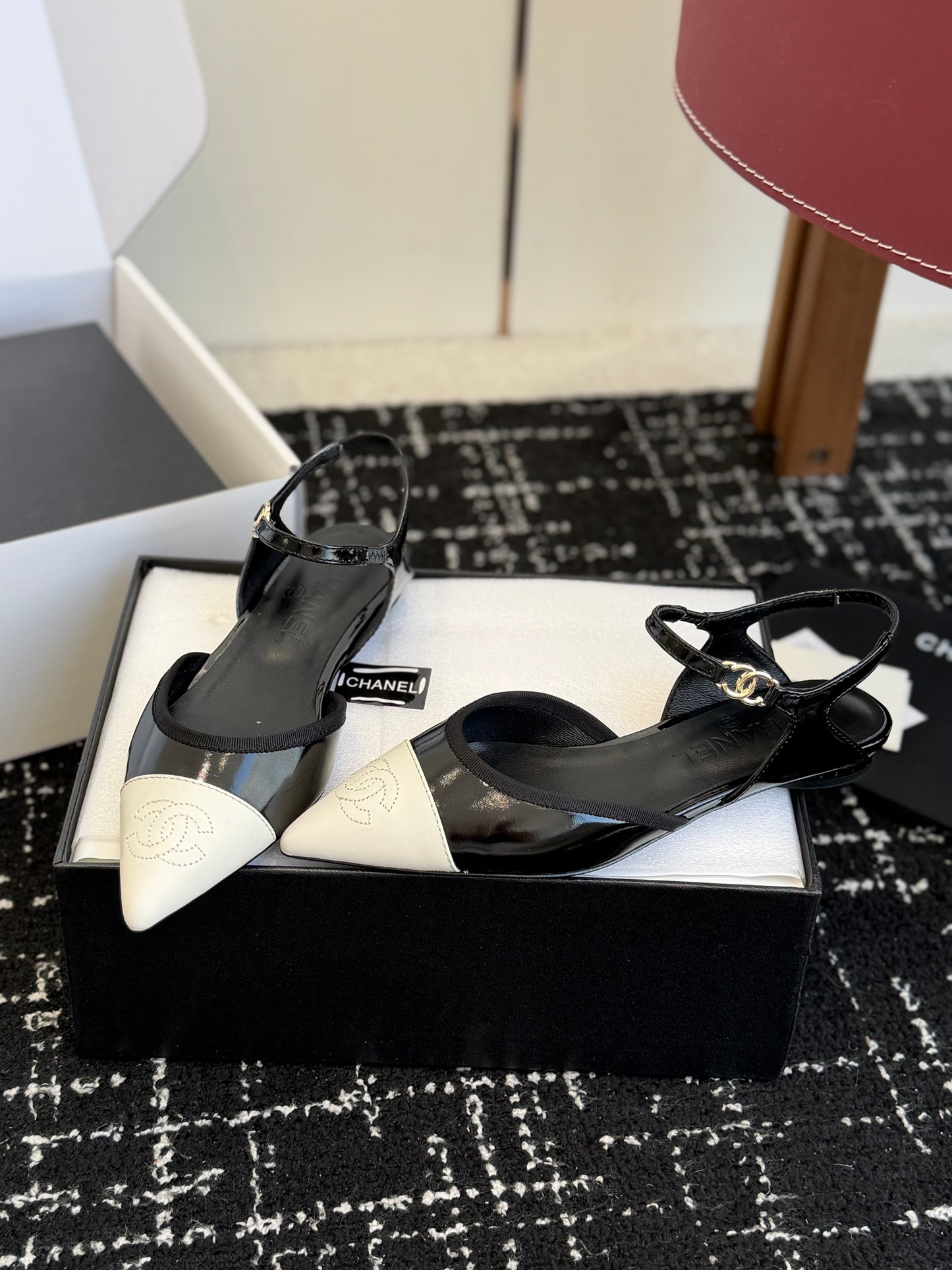 26SS Spring/Summer New Pointed Toe Sandals