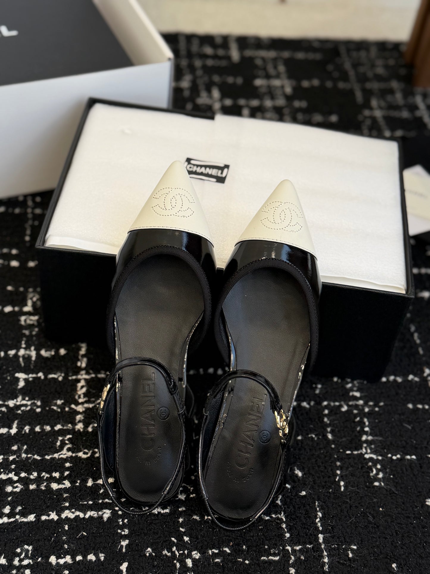 26SS Spring/Summer New Pointed Toe Sandals
