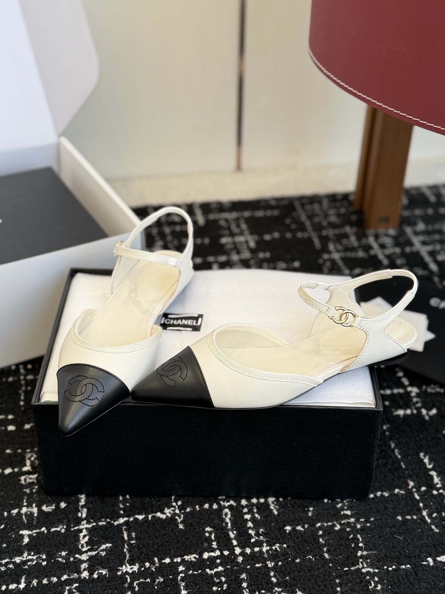 26SS Spring/Summer New Pointed Toe Sandals