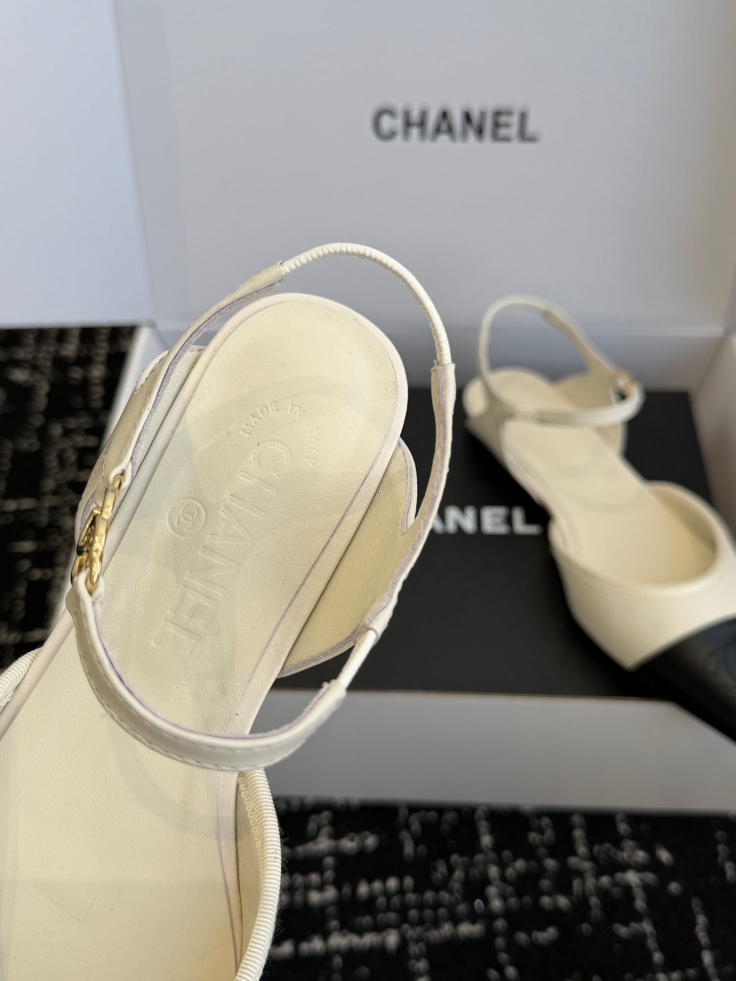 26SS Spring/Summer New Pointed Toe Sandals