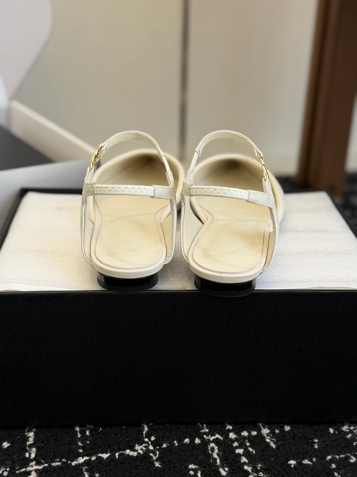 26SS Spring/Summer New Pointed Toe Sandals