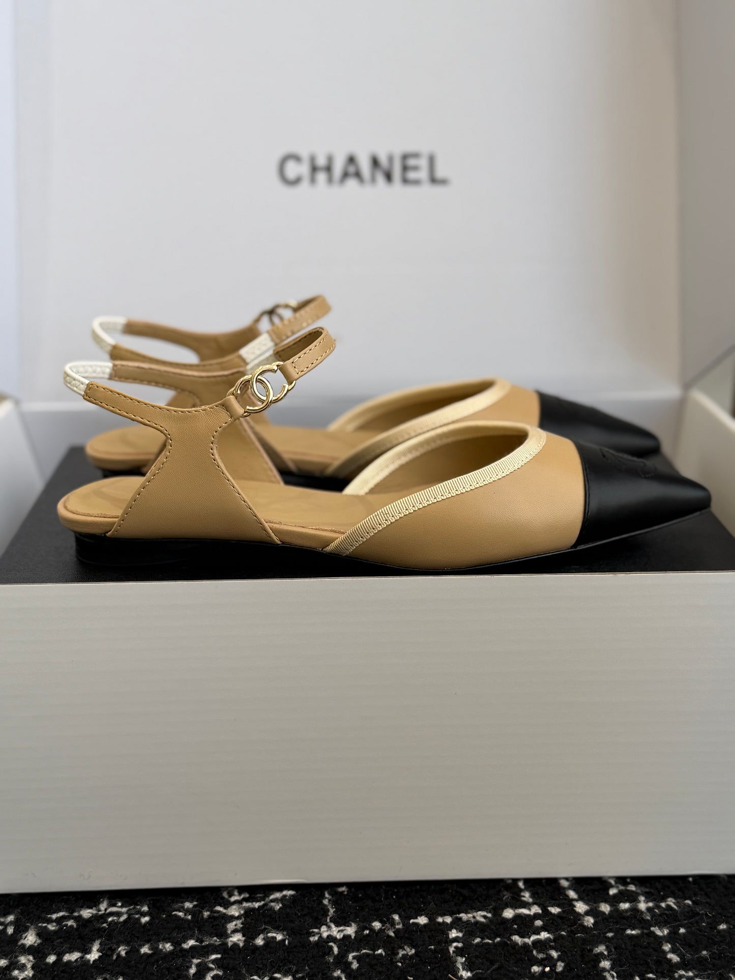 26SS Spring/Summer New Pointed Toe Sandals
