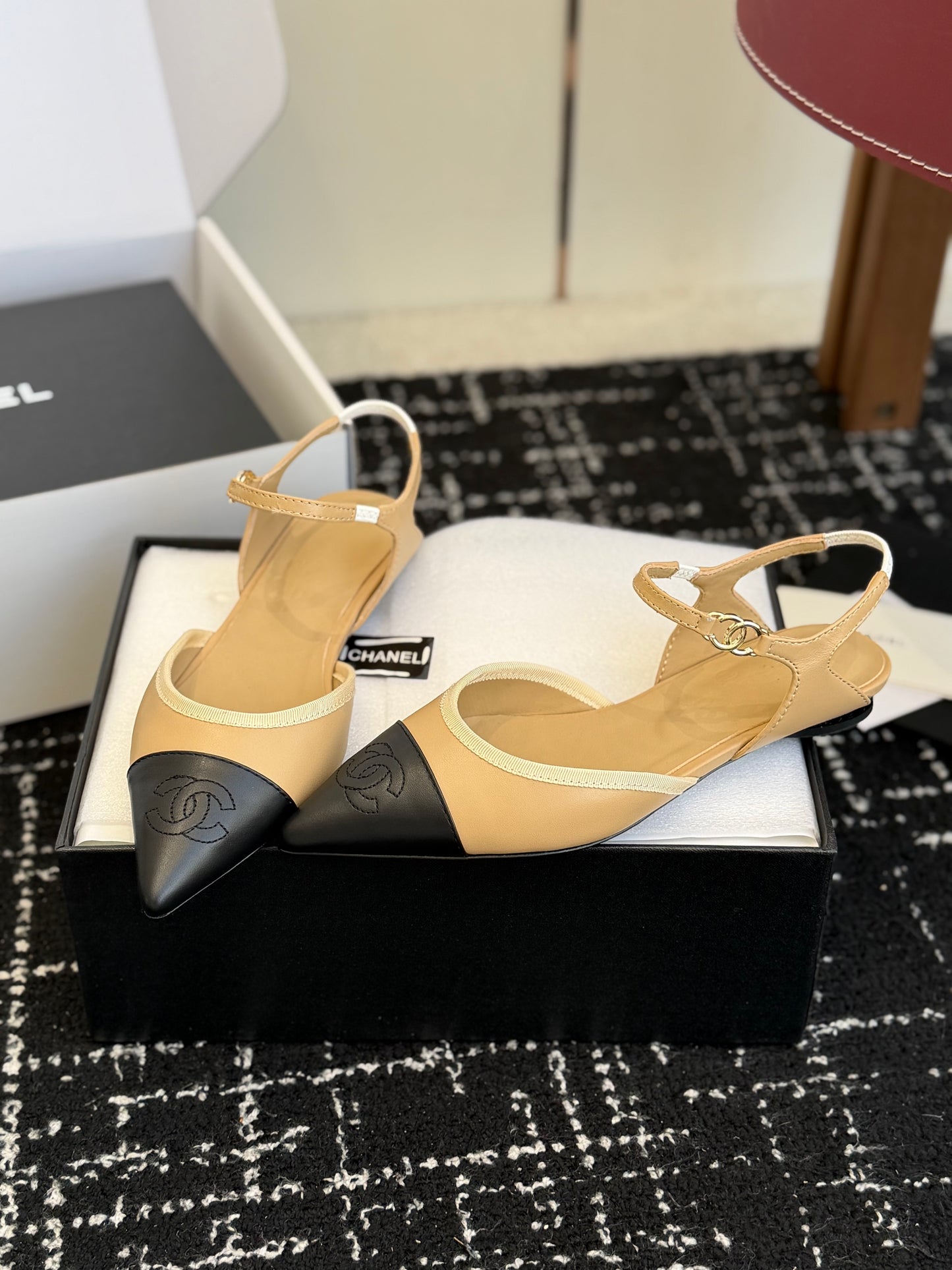 26SS Spring/Summer New Pointed Toe Sandals