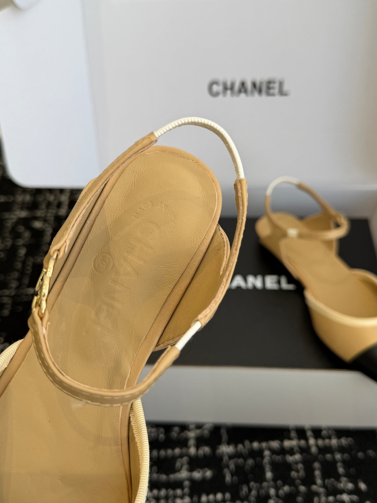 26SS Spring/Summer New Pointed Toe Sandals