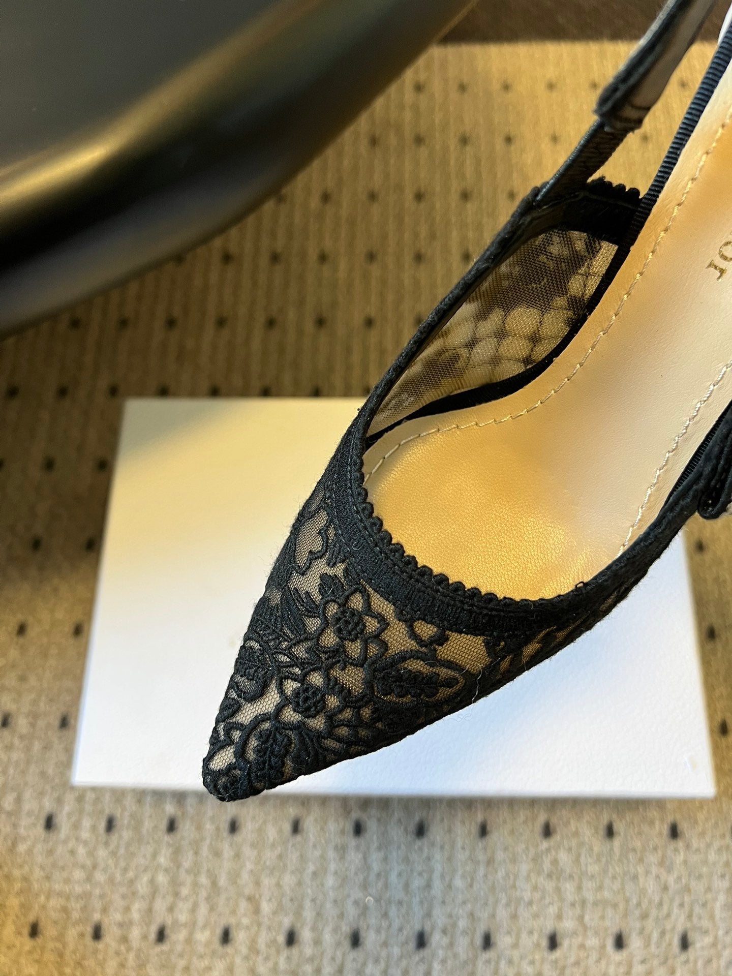 26SS Classic Pointed-Toe Bow High Heels