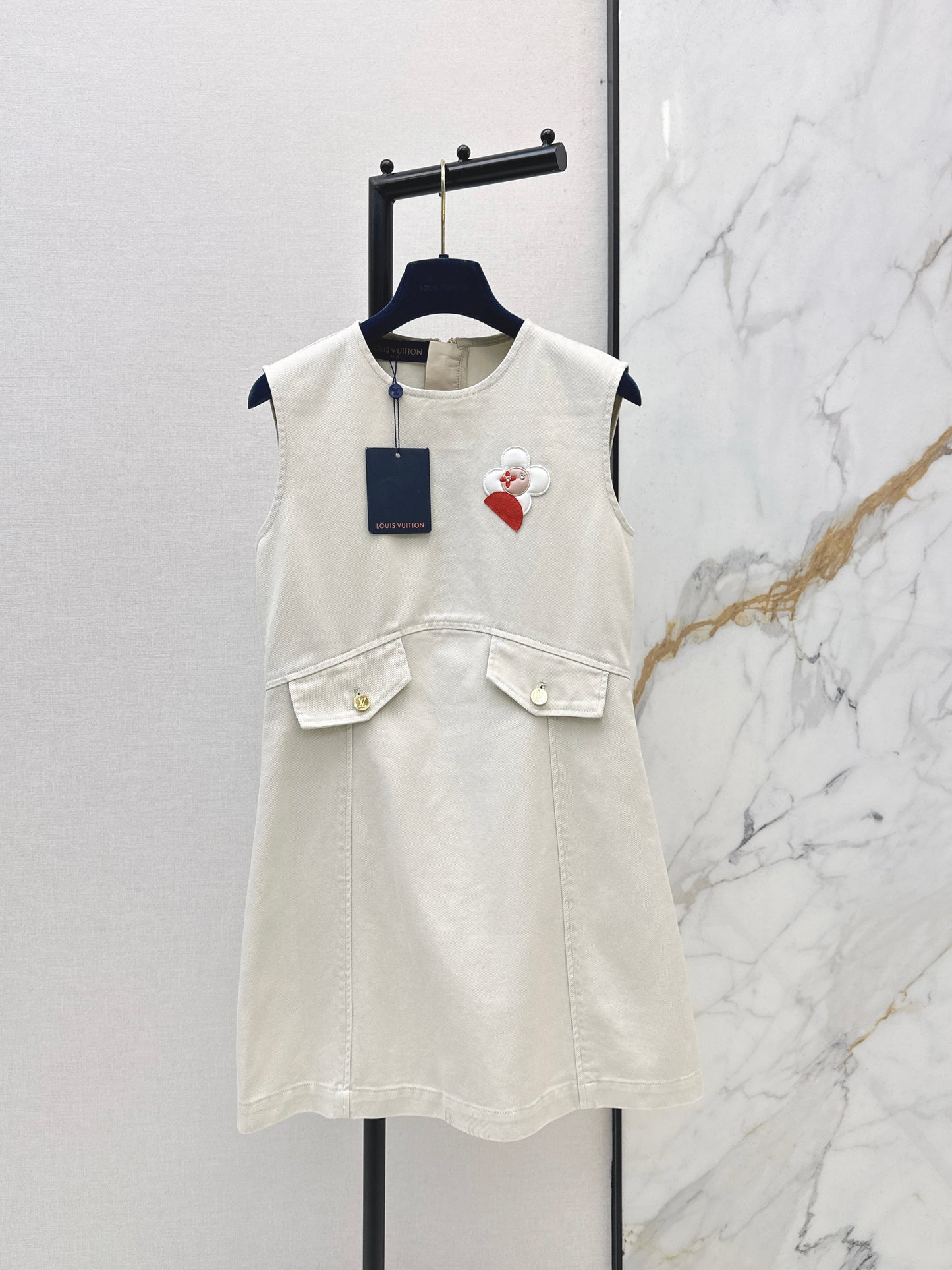 26SS Embroidered Sleeveless Dress
