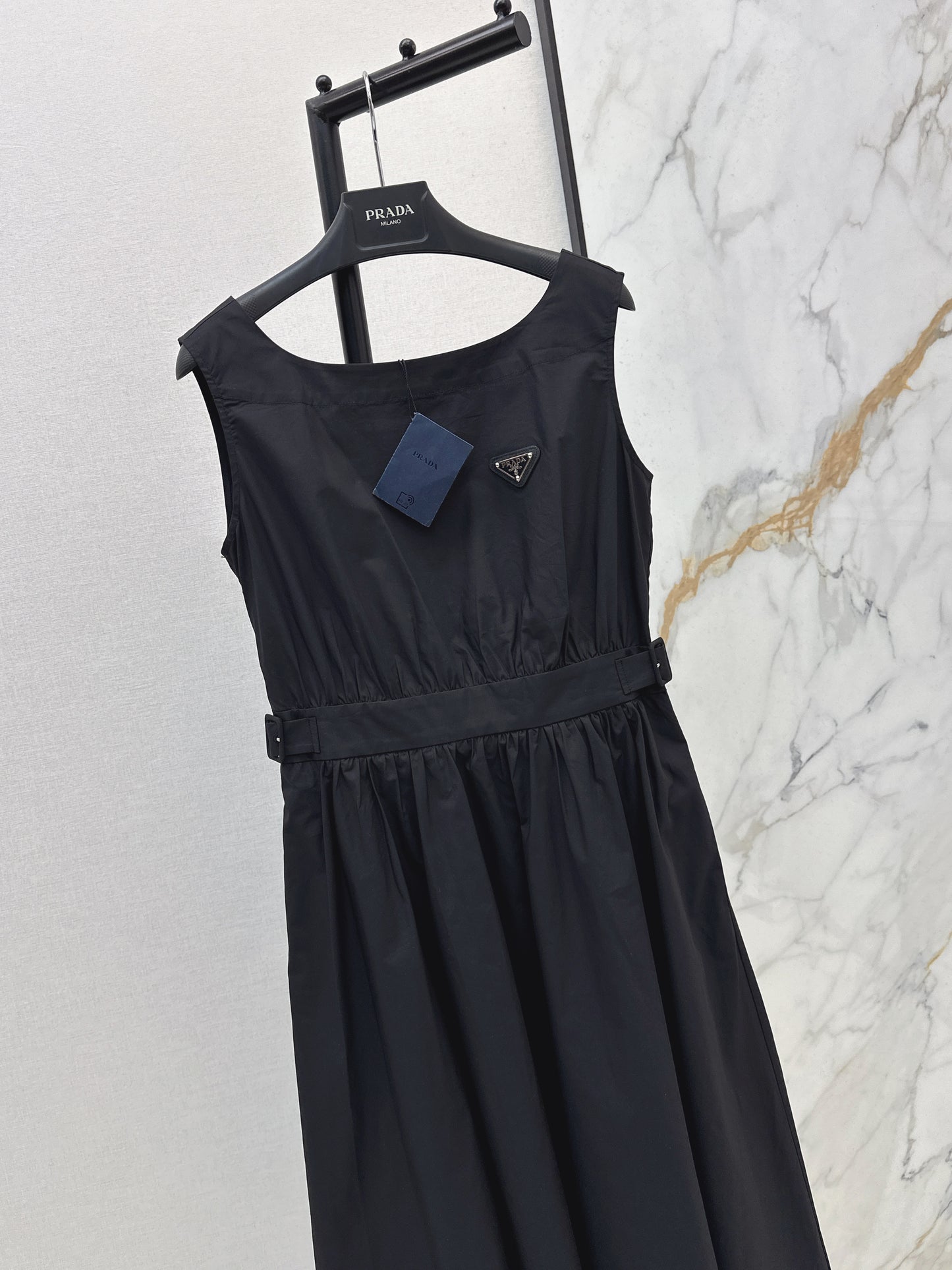 26SS New Spring/Summer Collection: Long Sleeveless Dress