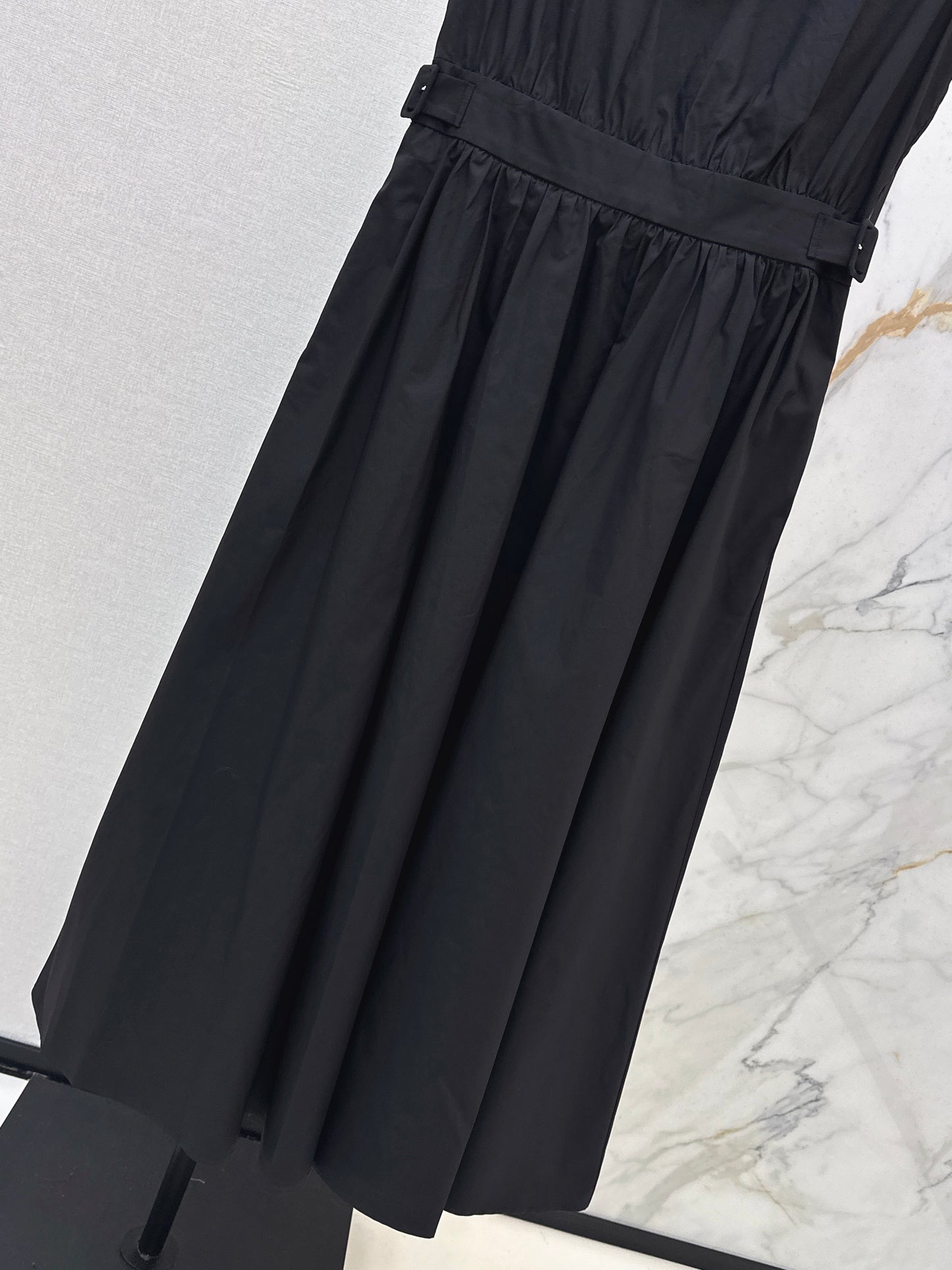 26SS New Spring/Summer Collection: Long Sleeveless Dress
