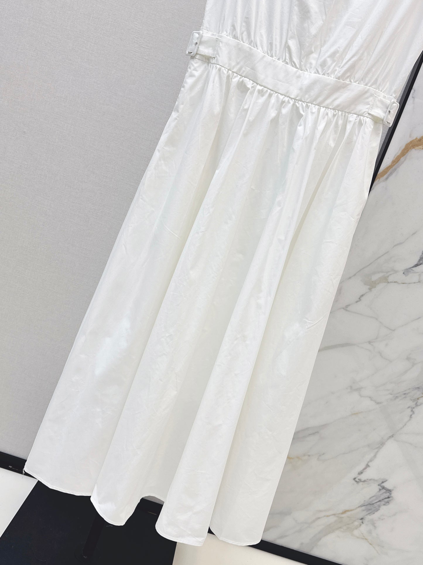 26SS New Spring/Summer Collection: Long Sleeveless Dress