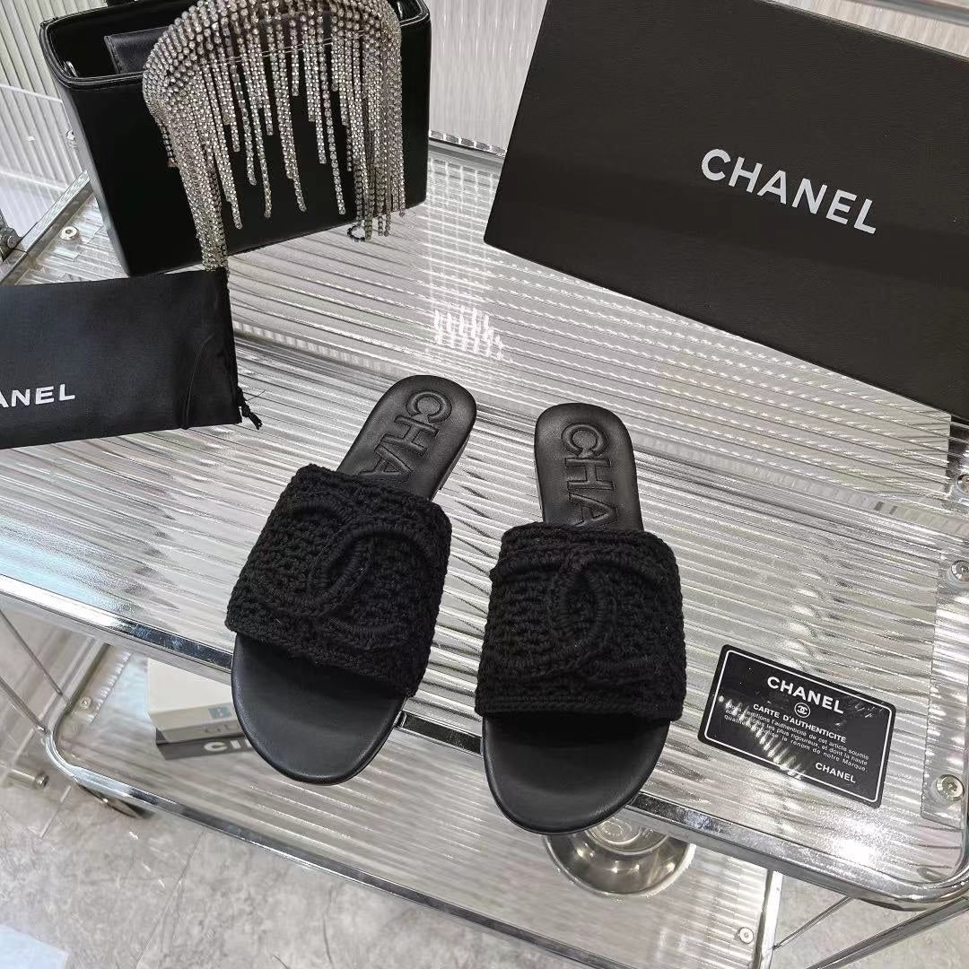 26s Stylish Summer Slides