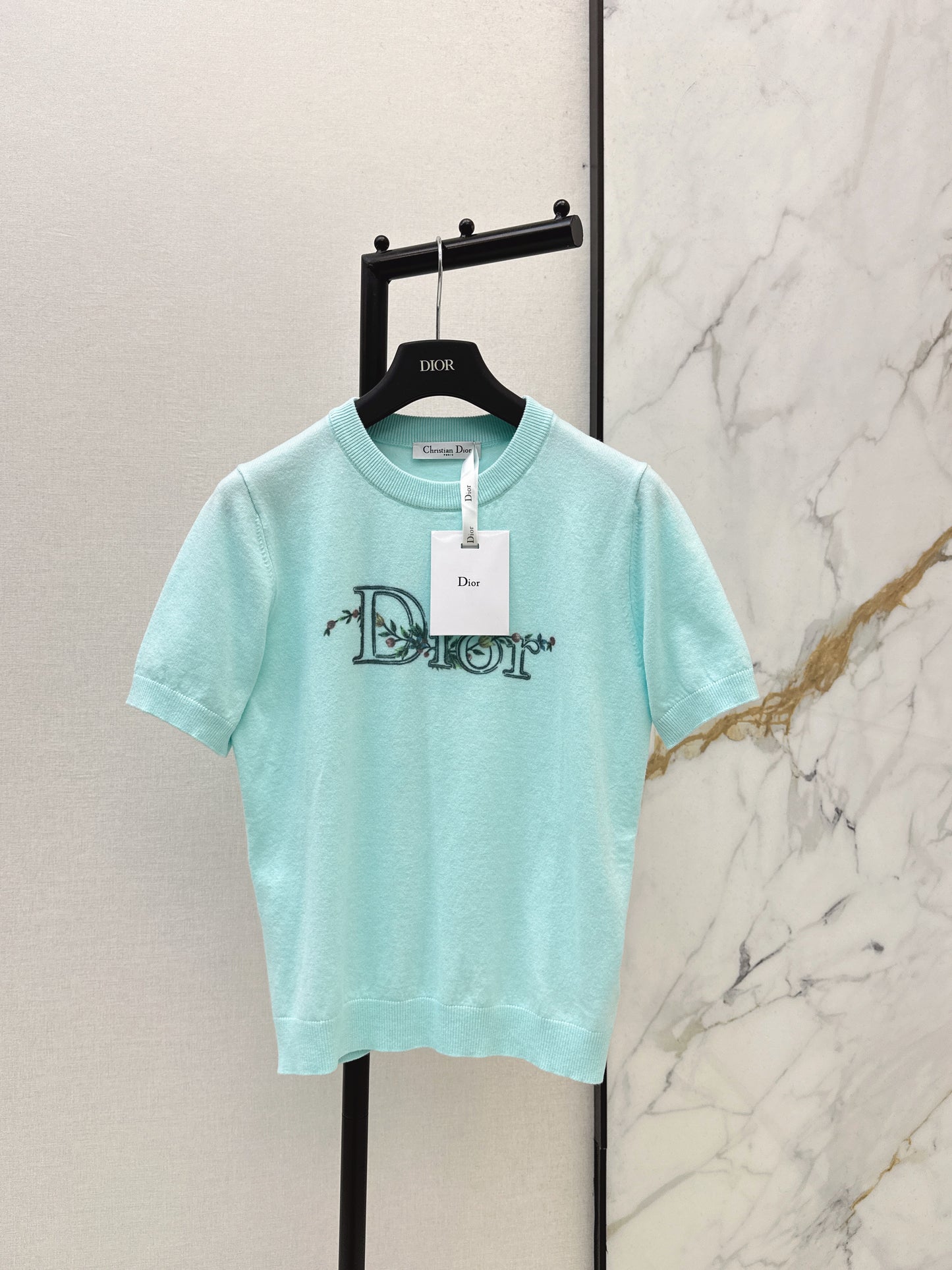26SS New Arrival: Embroidered Cropped Short-Sleeve Knit Top
