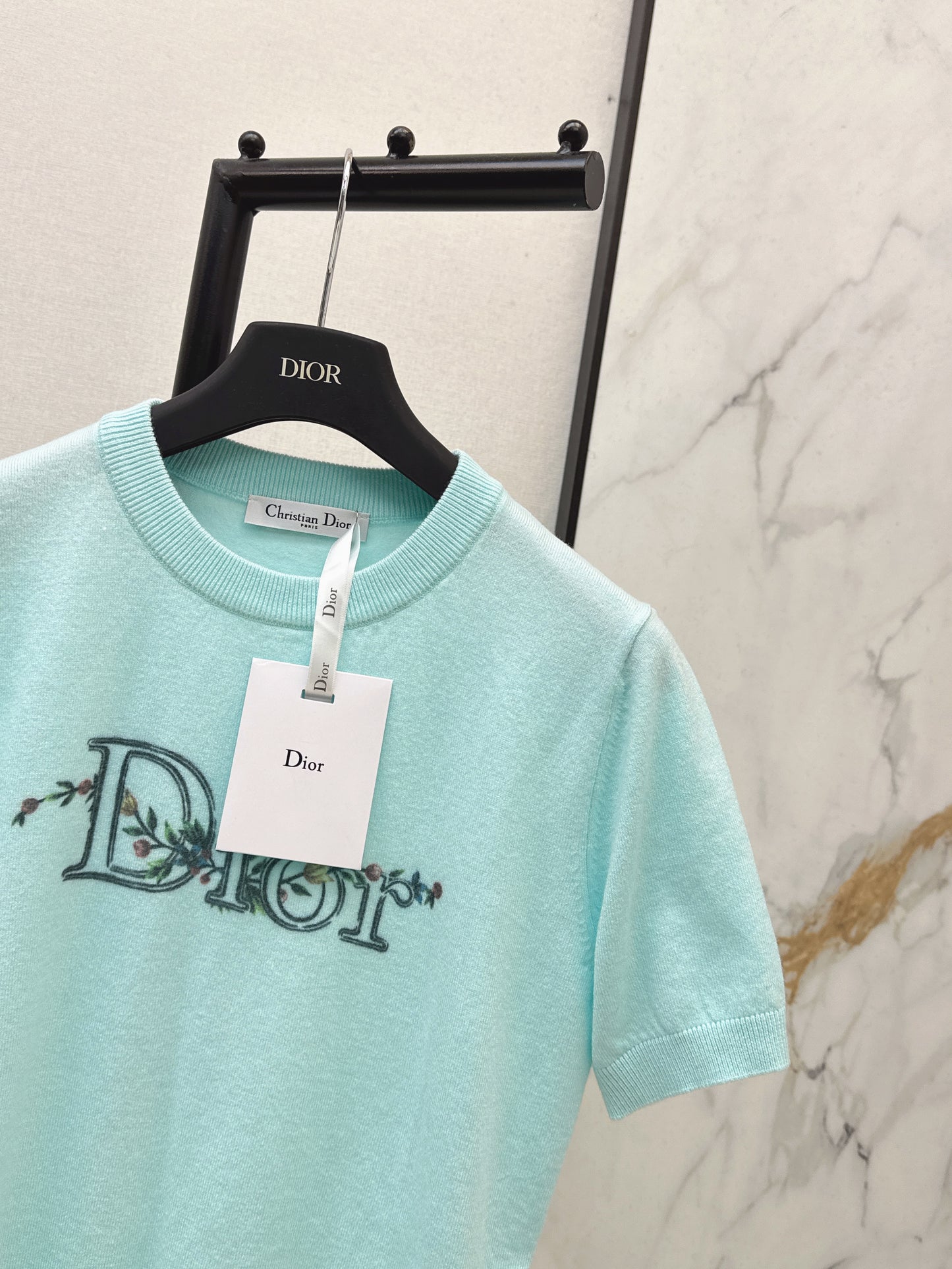 26SS New Arrival: Embroidered Cropped Short-Sleeve Knit Top
