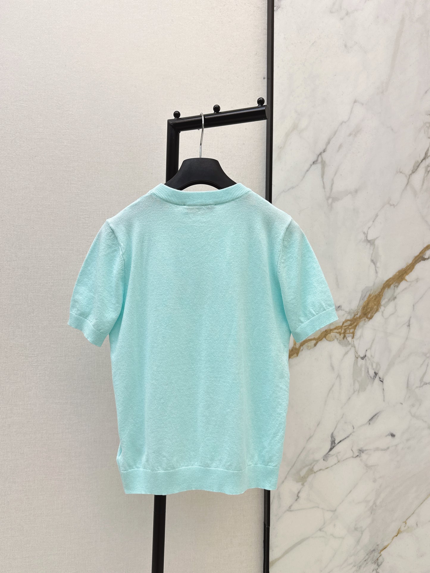 26SS New Arrival: Embroidered Cropped Short-Sleeve Knit Top