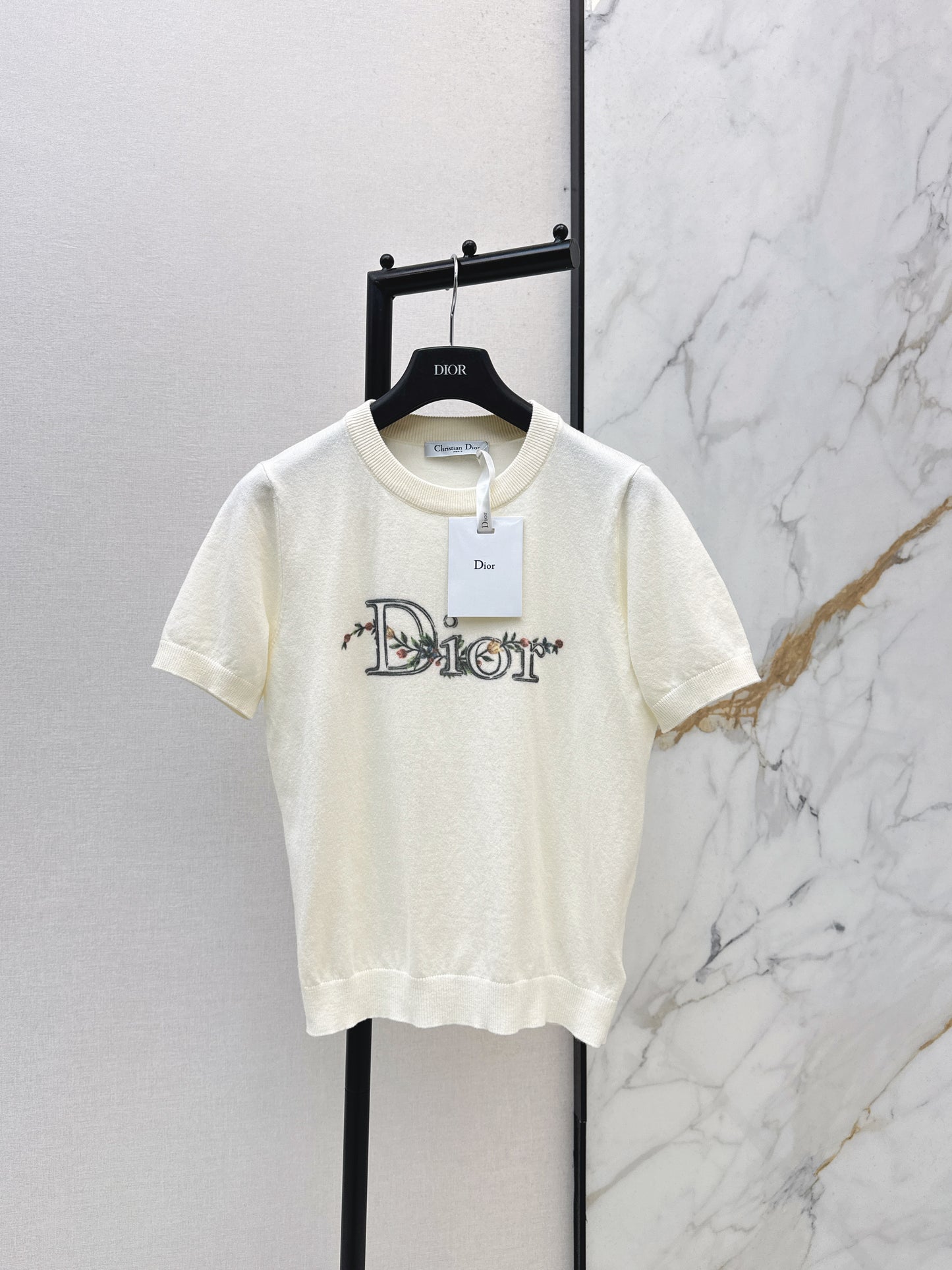 26SS New Arrival: Embroidered Cropped Short-Sleeve Knit Top