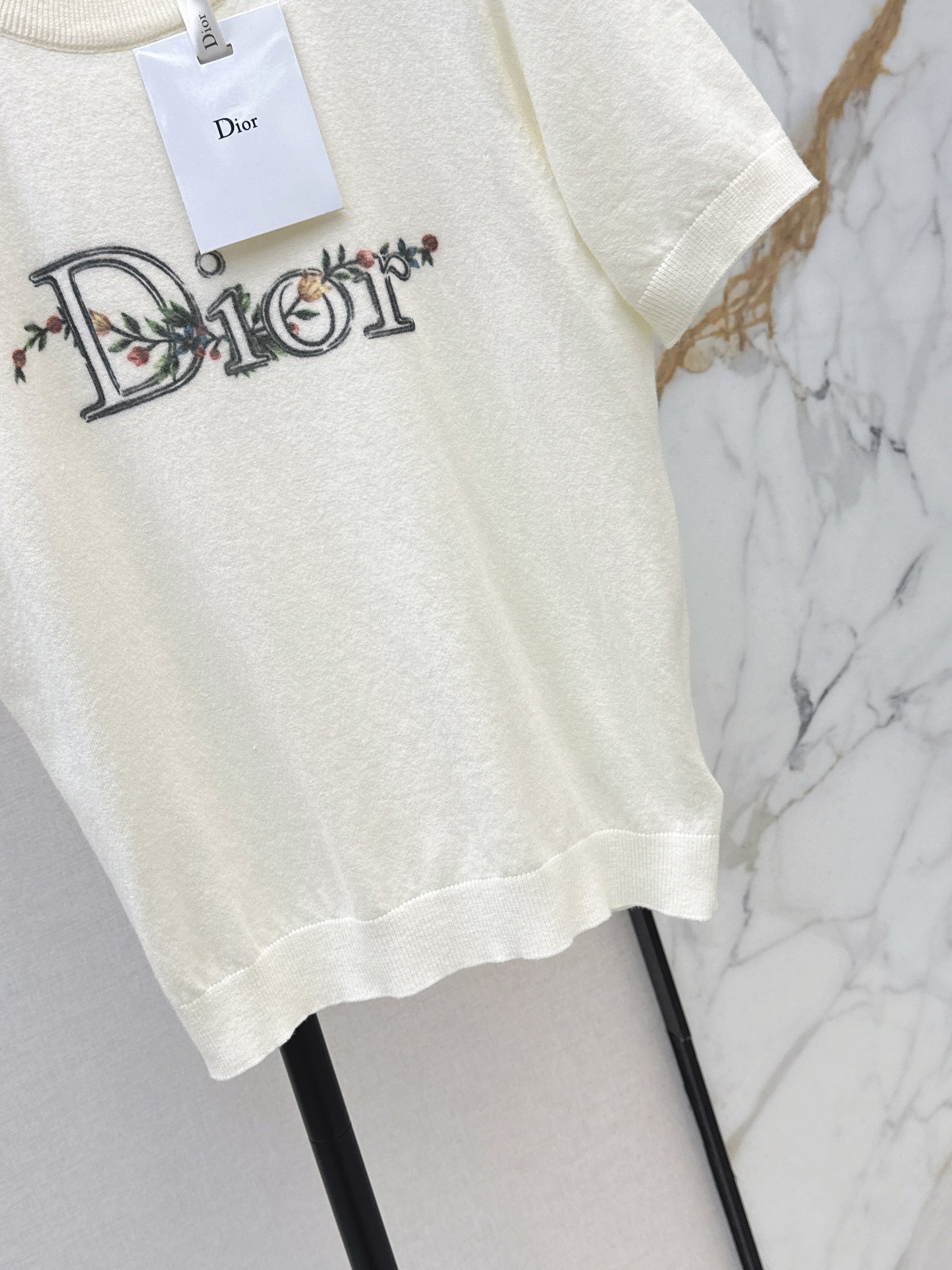 26SS New Arrival: Embroidered Cropped Short-Sleeve Knit Top