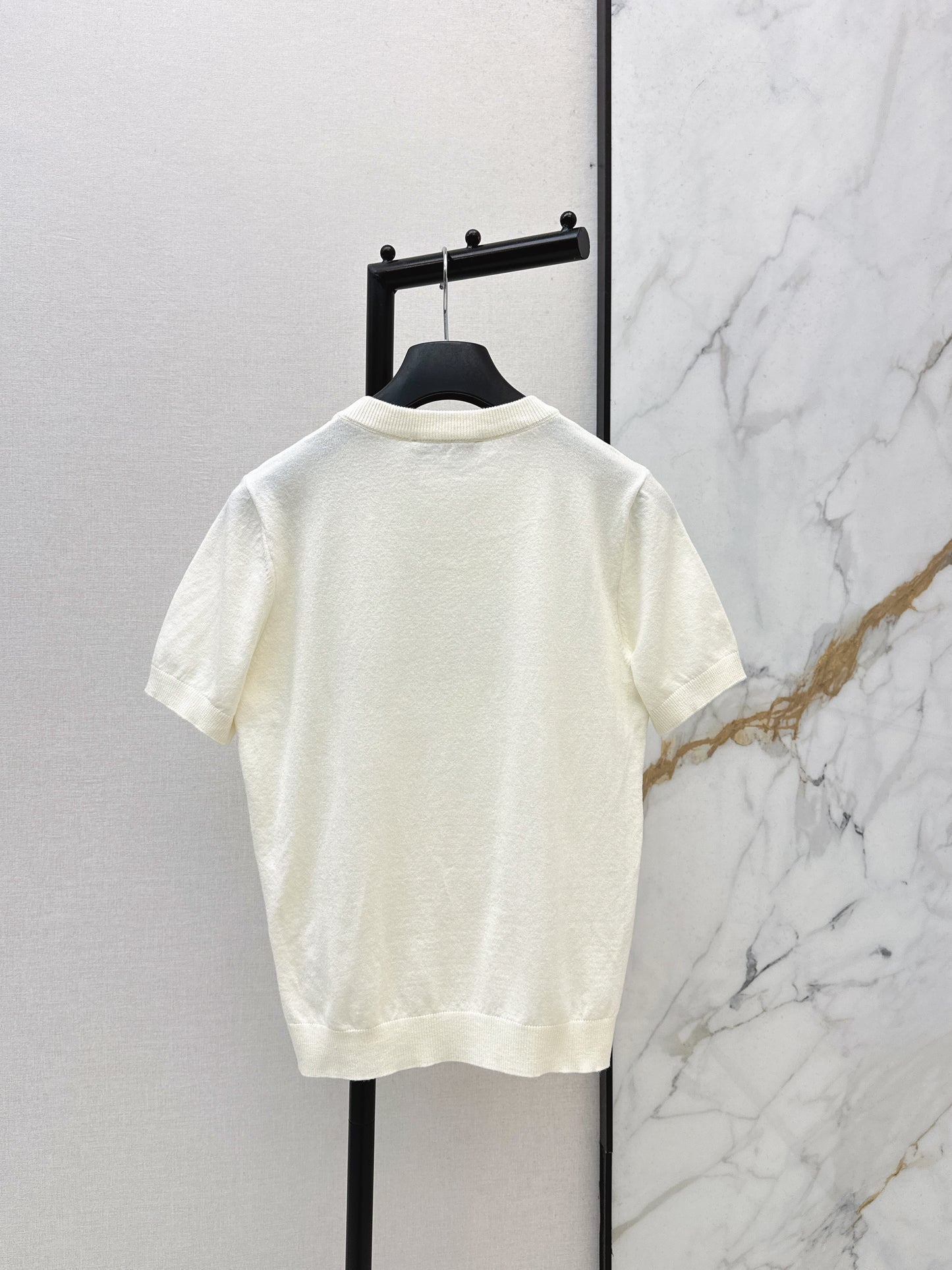 26SS New Arrival: Embroidered Cropped Short-Sleeve Knit Top