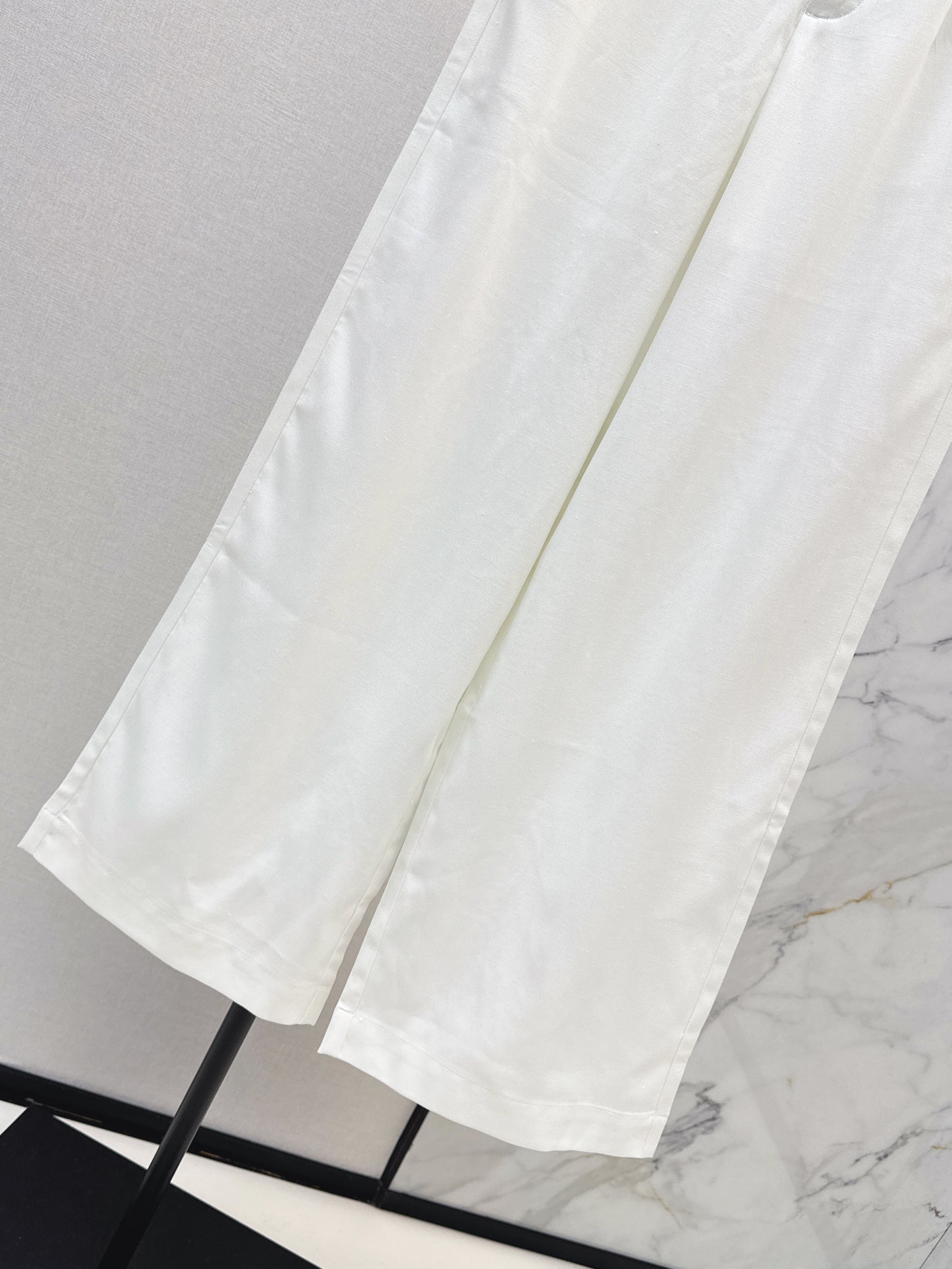 26SS Relaxed-Fit High-Waisted Wide-Leg Trousers