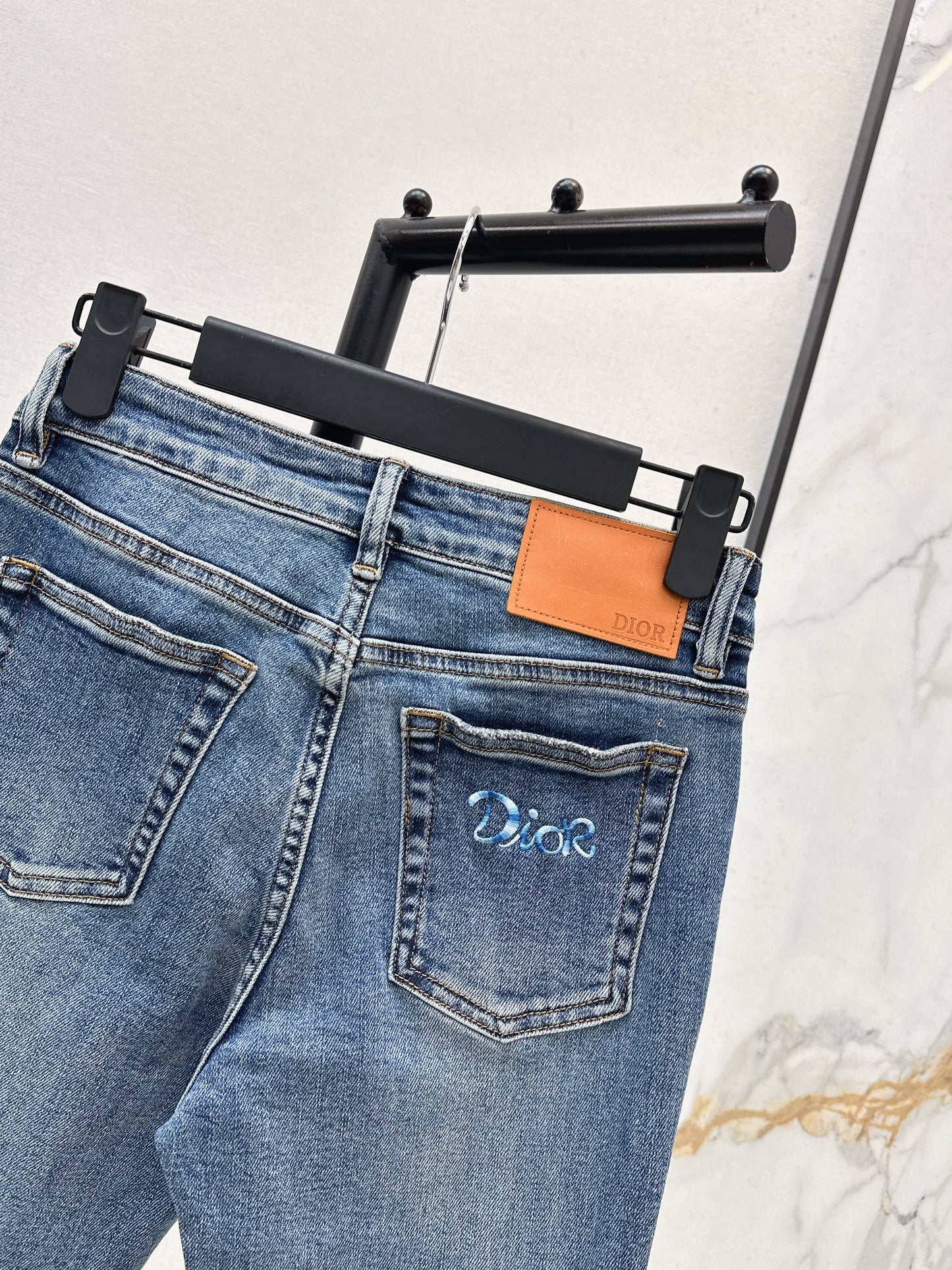 26SS New Slim-Fit Flared Jeans