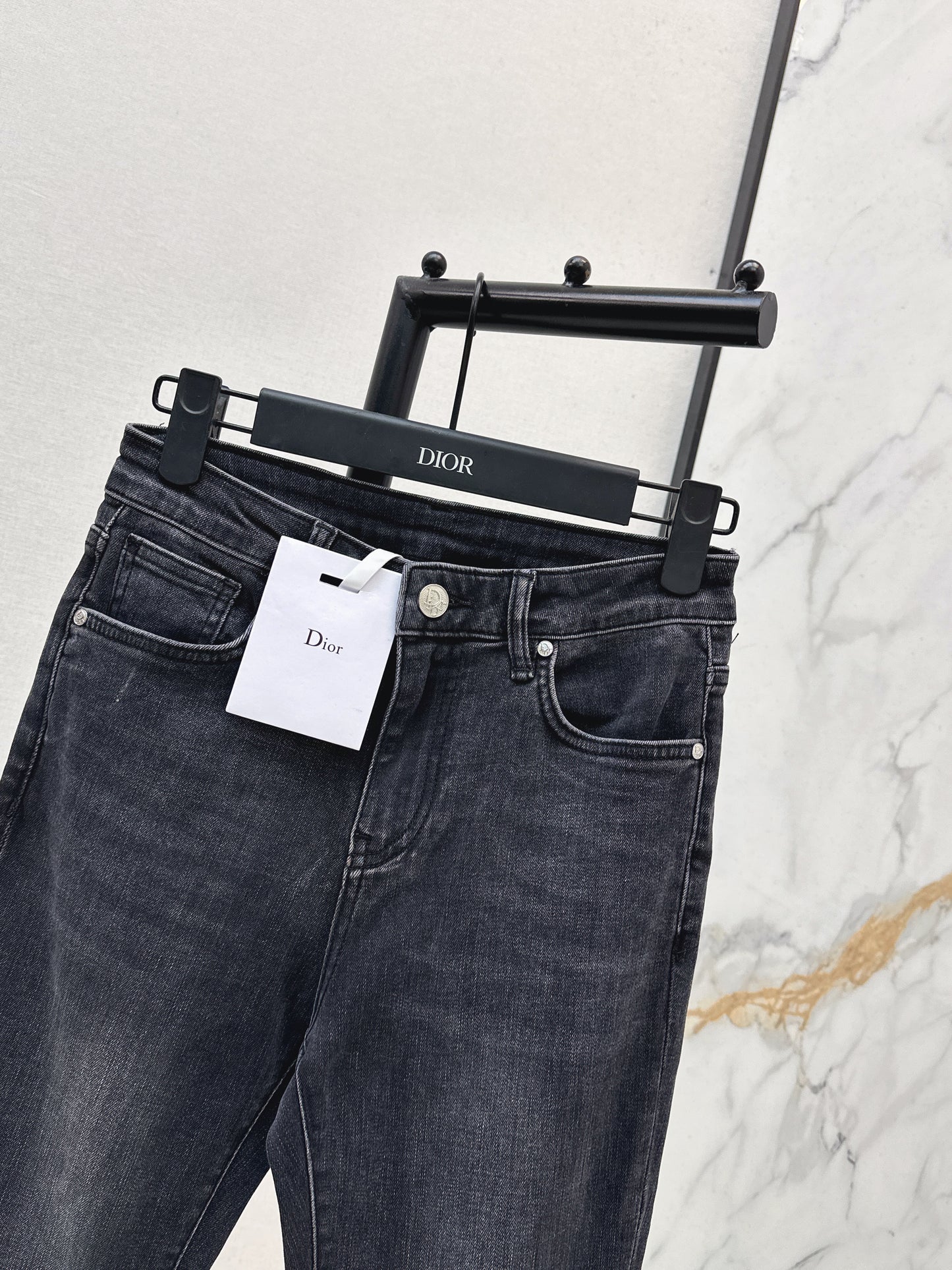 26SS New Slim-Fit Flared Jeans